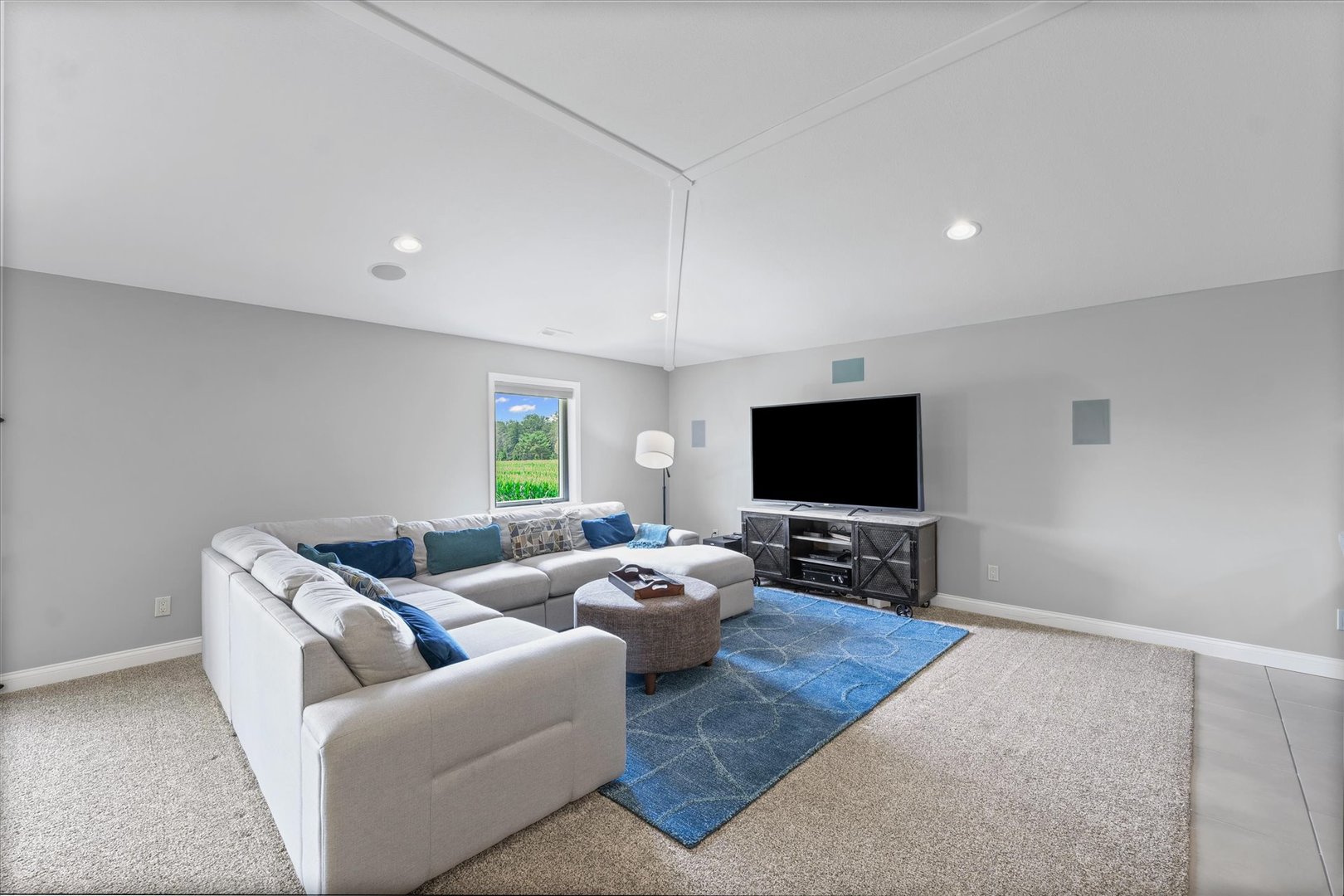 Sidney, Illinois, 61877, United States, 3 Bedrooms Bedrooms, ,2 BathroomsBathrooms,Residential,For Sale,1913394