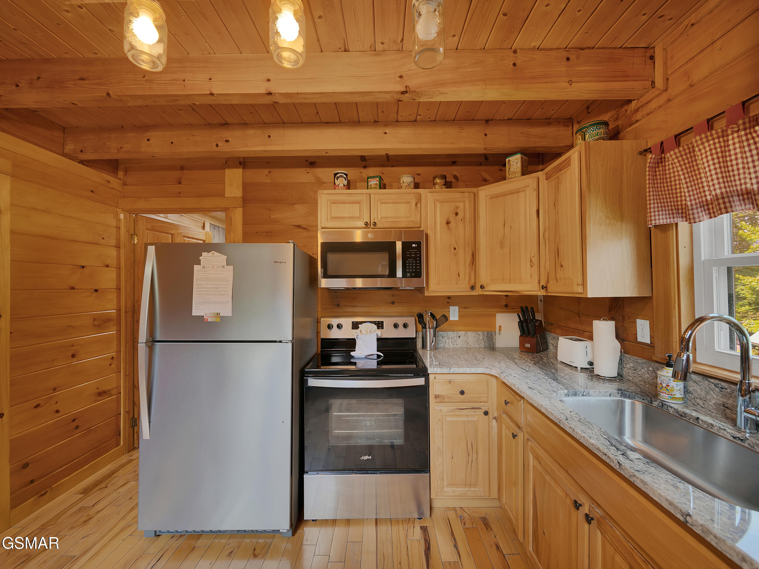 Gatlinburg, Tennessee, 37738, United States, 2 Bedrooms Bedrooms, ,2 BathroomsBathrooms,Residential,For Sale,1982435