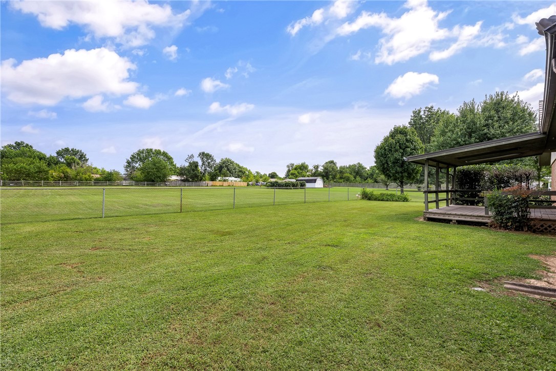 Lowell, Arkansas, 72745, United States, 4 Bedrooms Bedrooms, ,2 BathroomsBathrooms,Residential,For Sale,1932049