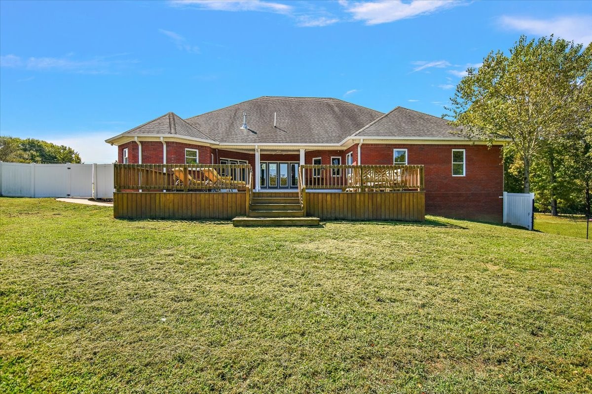 Leoma, Tennessee, 38468, United States, 3 Bedrooms Bedrooms, ,3 BathroomsBathrooms,Residential,For Sale,1938715