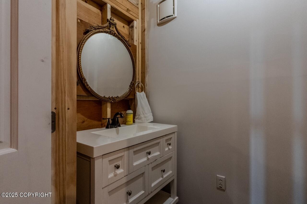 Clam Gulch, Alaska, 99568, United States, 6 Bedrooms Bedrooms, ,4 BathroomsBathrooms,Residential,For Sale,1944554