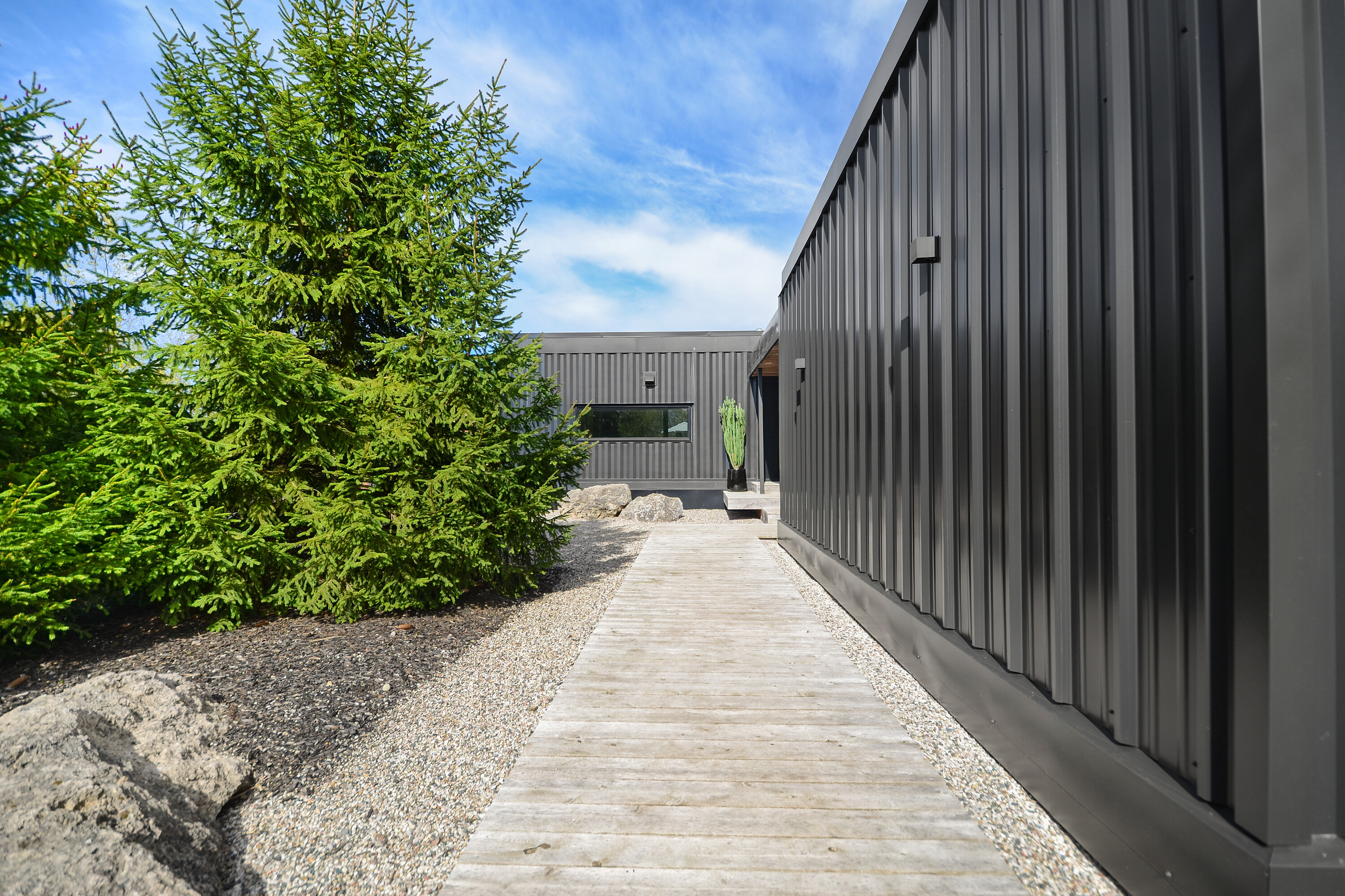  Sleek Architectural Haven - 物件實景