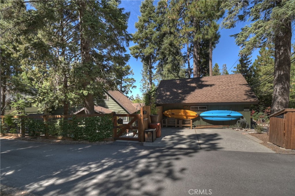 Lake Arrowhead, California, 92352, United States, 3 Bedrooms Bedrooms, ,1 BathroomBathrooms,Residential,For Sale,1988243