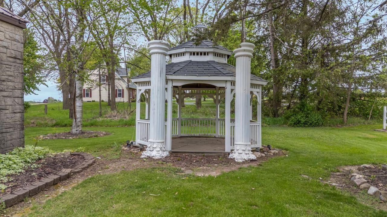 HORTONVILLE, Wisconsin, 54944, United States, 3 Bedrooms Bedrooms, ,2 BathroomsBathrooms,Residential,For Sale,1827520