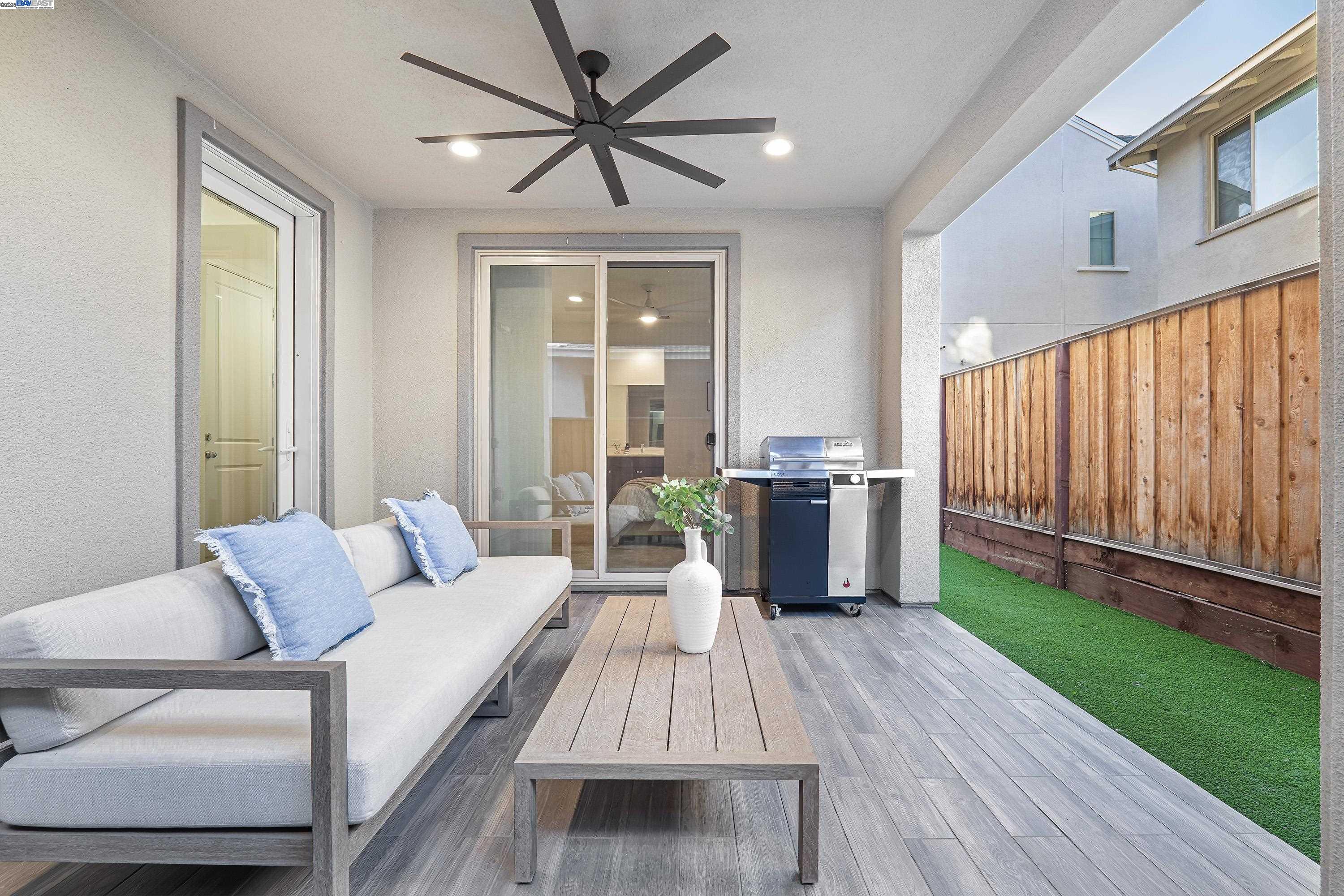 Dublin, California, 94568, United States, 4 Bedrooms Bedrooms, ,3 BathroomsBathrooms,Residential,For Sale,1987697