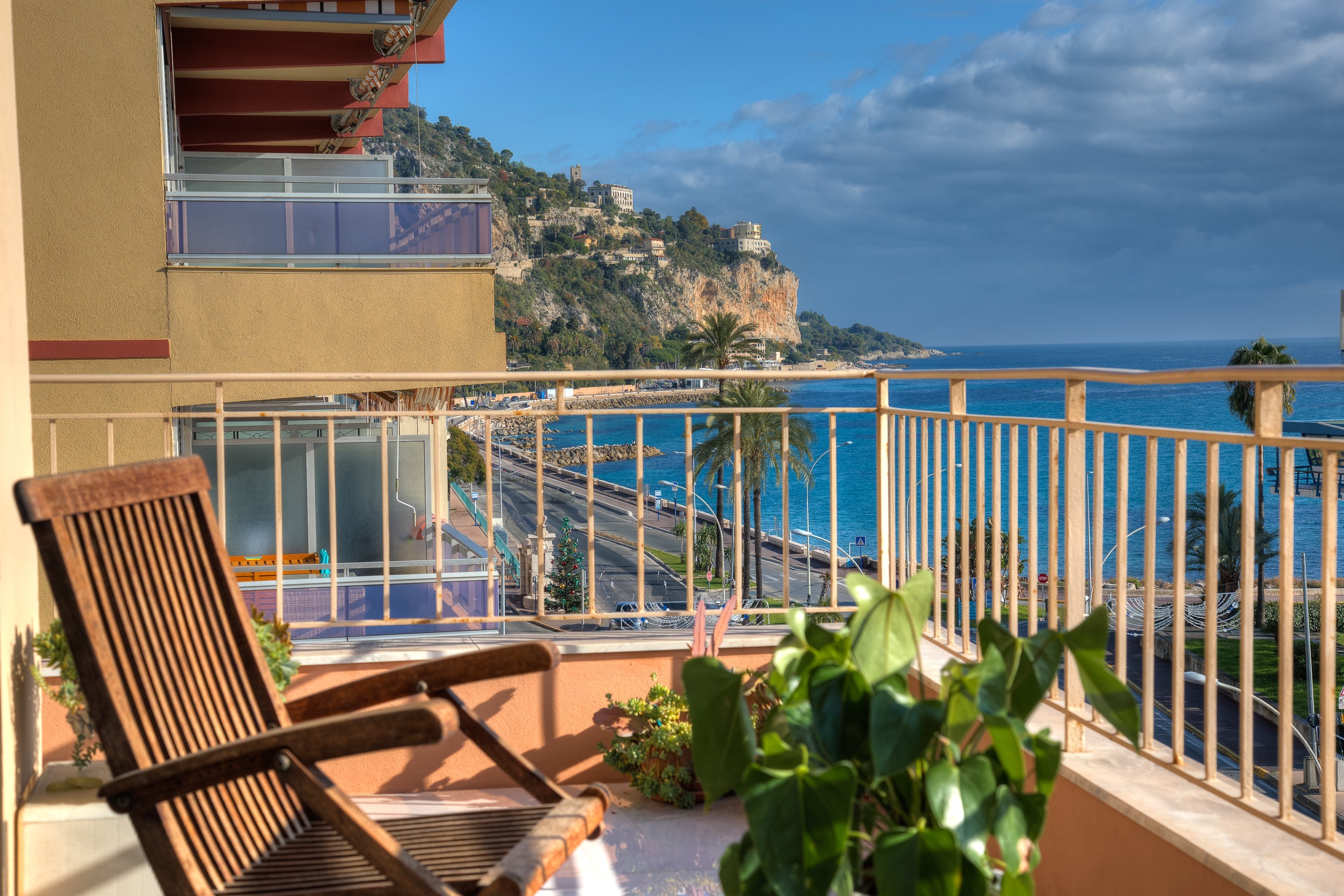  Seafront 2-bed apartment + Garage in Menton Garavan and panoramic sea view - 物件實景