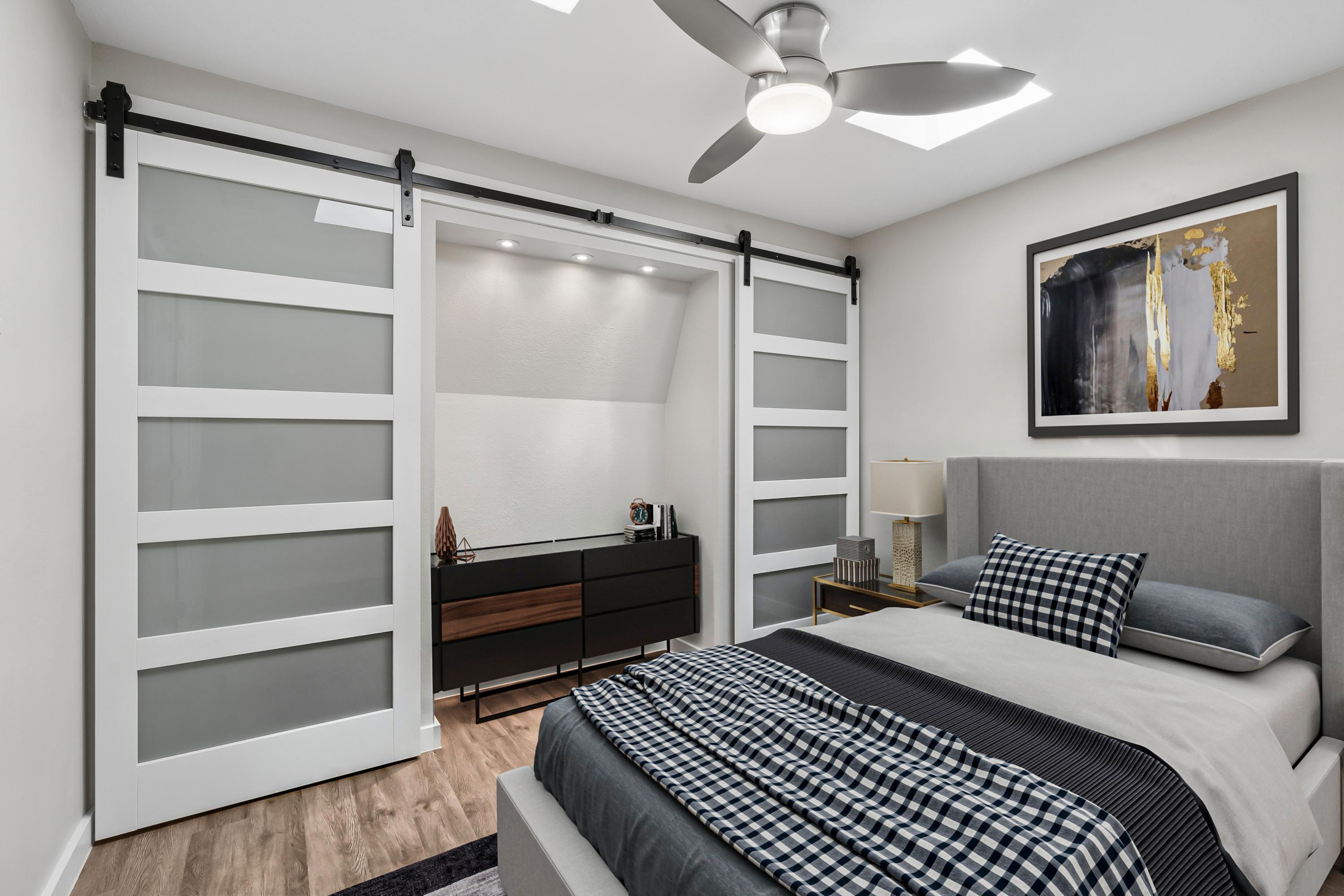  Katy Trail Condo Fully Remodeled with Private Turf Patio - 物件實景