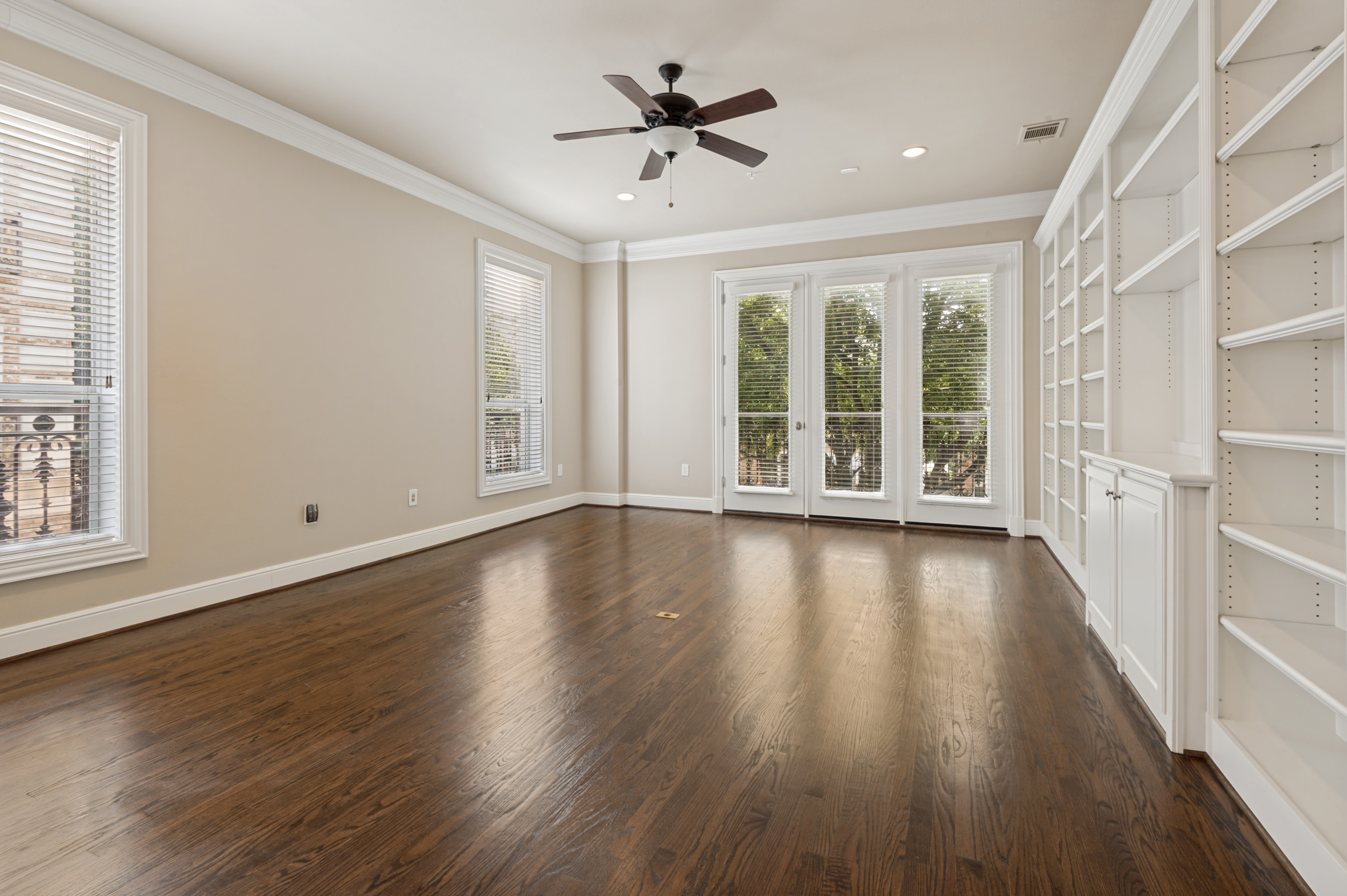  Move right in ... meticulously maintained Midrise in coveted Preston Hollow - 物件實景