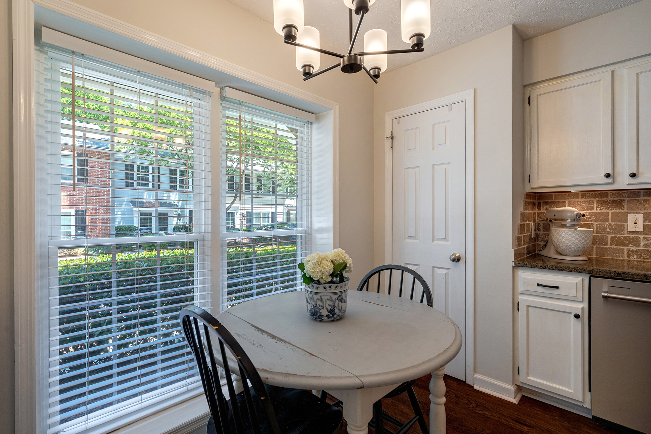  Beautifully Updated Townhome Near Historic Roswell - 物件實景