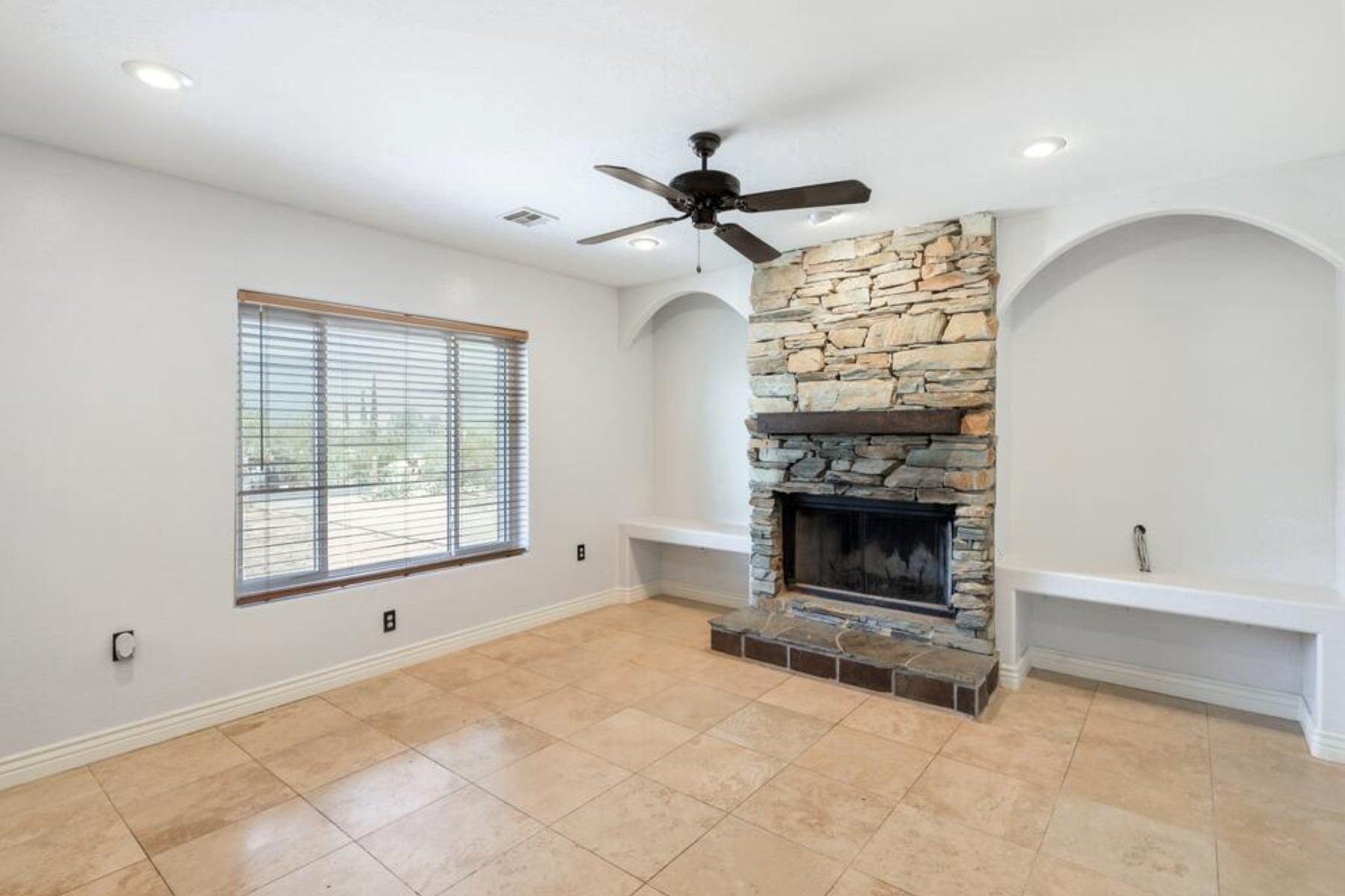  33651 S Topaz Road ¦ Black Canyon City, AZ - 物件實景