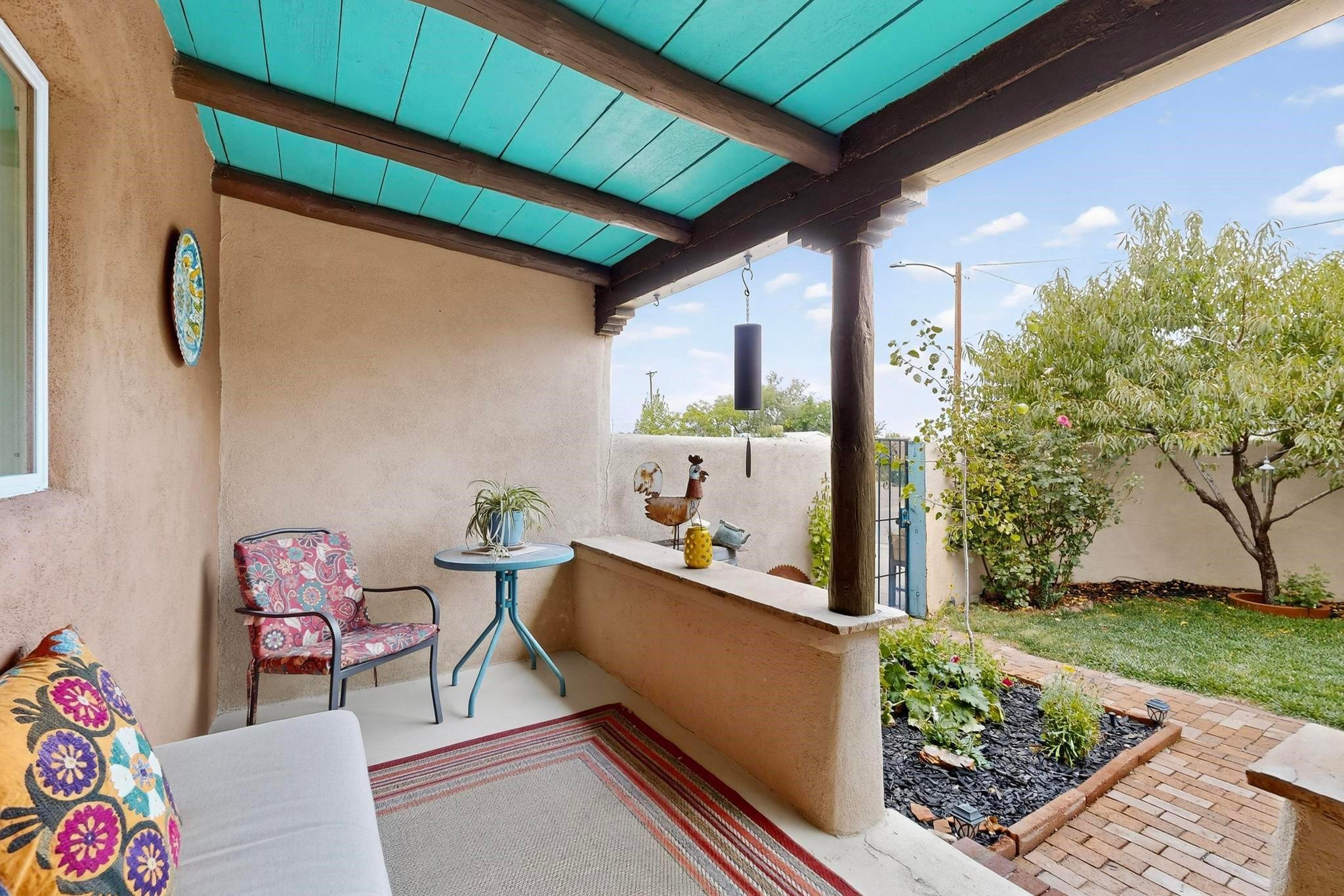 Santa Fe, New Mexico, 87505, United States, 3 Bedrooms Bedrooms, ,2 BathroomsBathrooms,Residential,For Sale,1971309