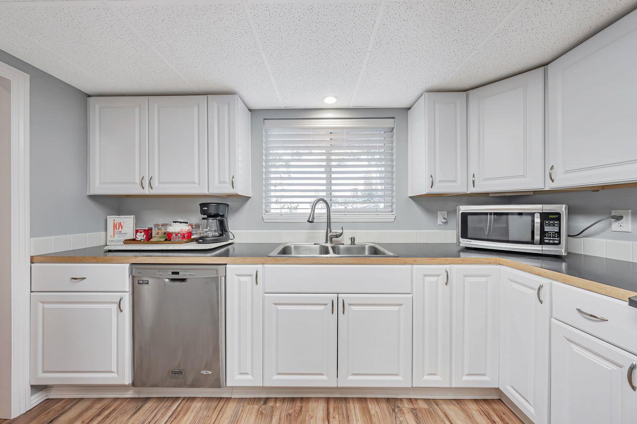 Clearlake Park, California, 95424, United States, 3 Bedrooms Bedrooms, ,2 BathroomsBathrooms,Residential,For Sale,1938587