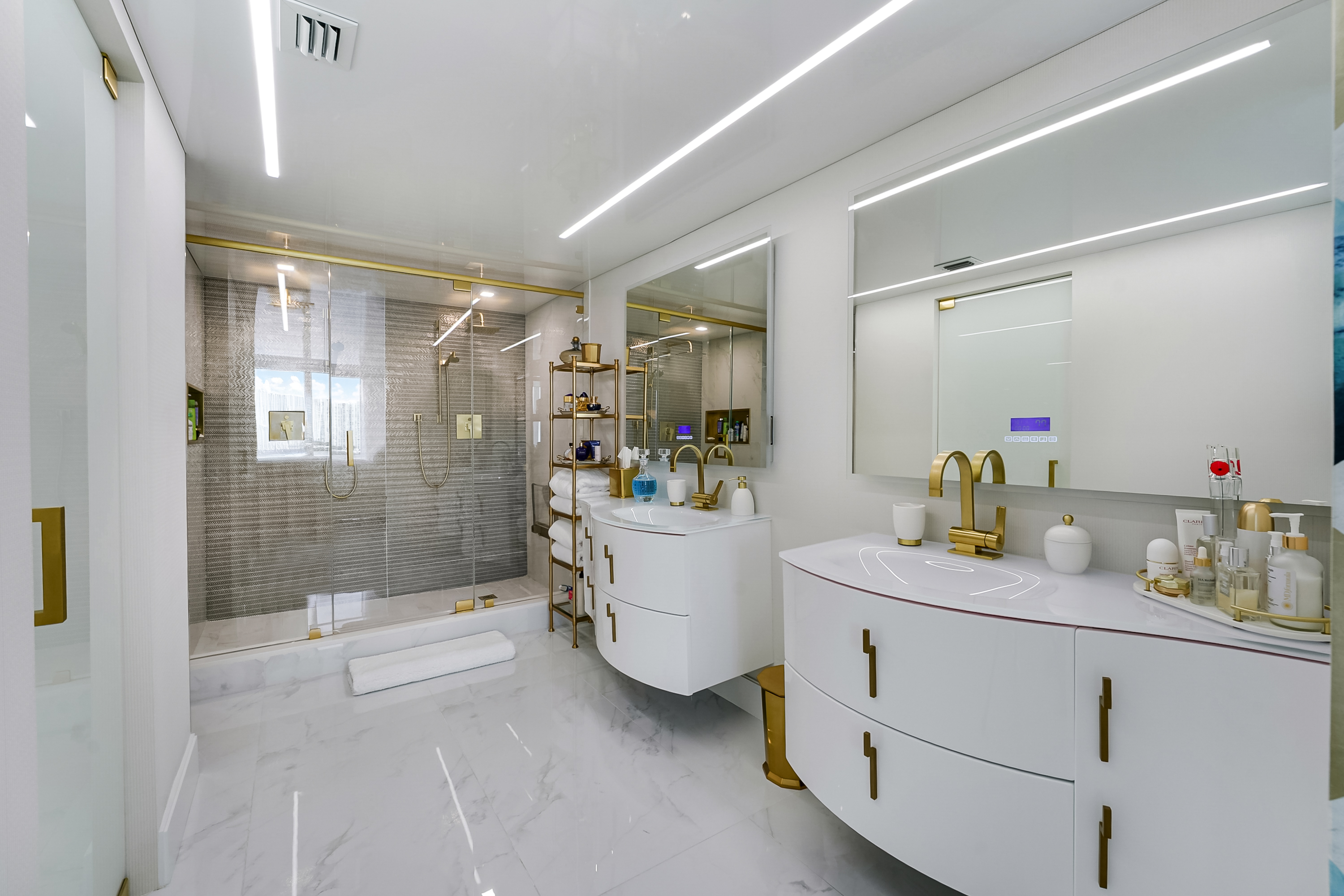  18000 N Bay Rd, Sunny Isles Beach, FL, 33160 - 物件實景