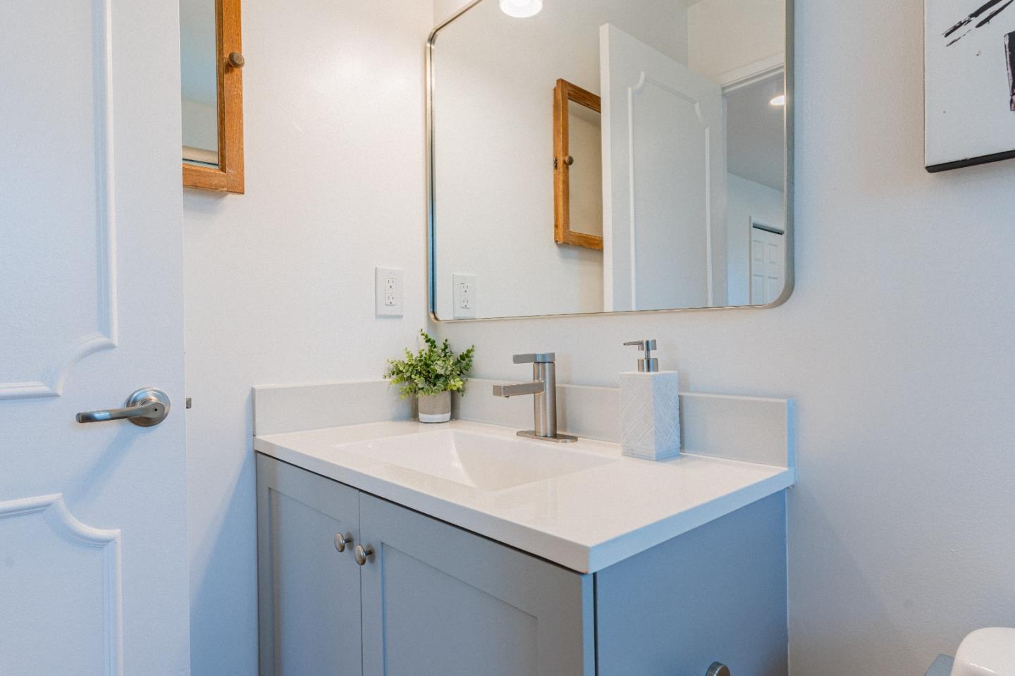 Mountain View, California, 94040, United States, 2 Bedrooms Bedrooms, ,2 BathroomsBathrooms,Residential,For Sale,1988122