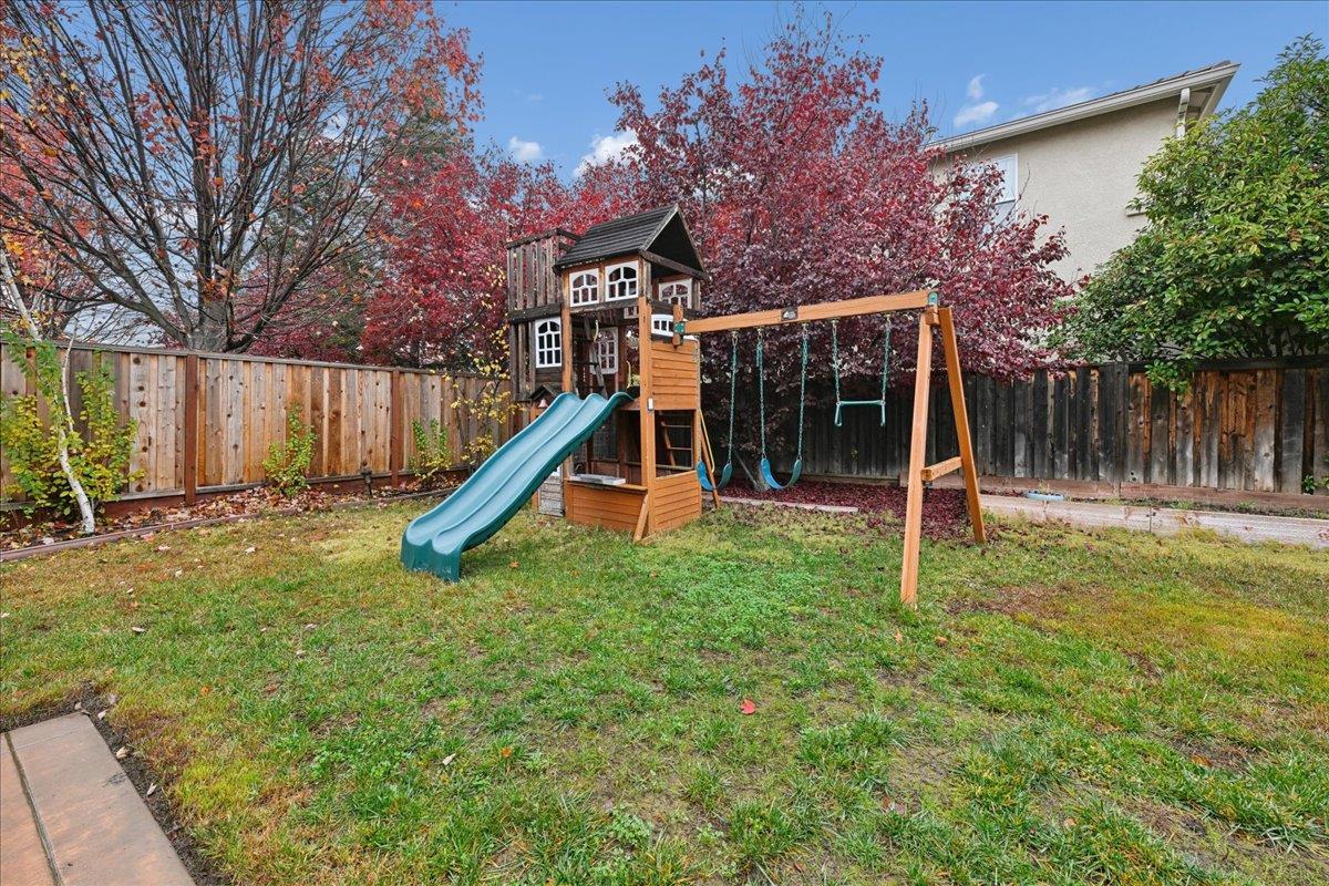 Roseville, California, 95747, United States, 5 Bedrooms Bedrooms, ,3 BathroomsBathrooms,Residential,For Sale,2005801