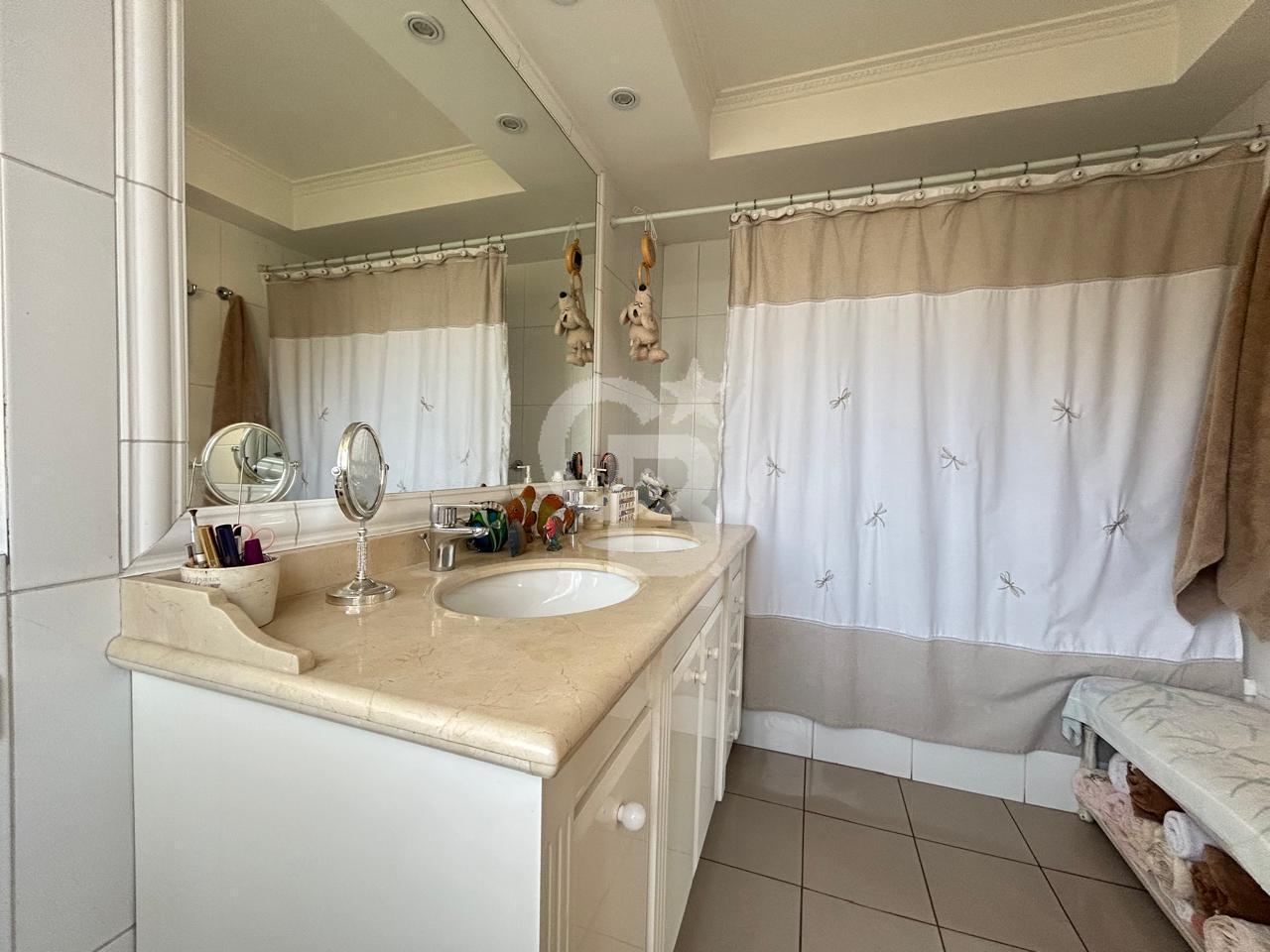 Las Condes, Chile, 3 Bedrooms Bedrooms, ,3 BathroomsBathrooms,Residential,For Sale,2003442