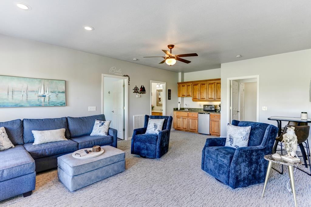 Warne, North Carolina, 28909, United States, 3 Bedrooms Bedrooms, ,3 BathroomsBathrooms,Residential,For Sale,1878165