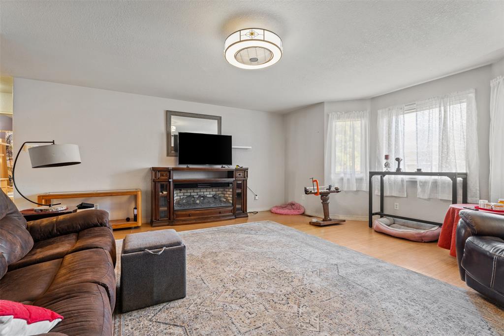 Hamilton, Montana, 59840, United States, 3 Bedrooms Bedrooms, ,2 BathroomsBathrooms,Residential,For Sale,1990446