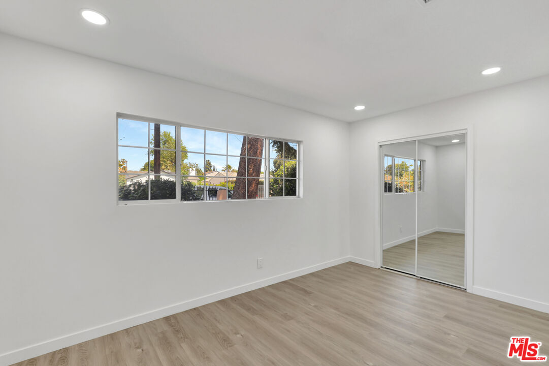 Reseda, California, 91335, United States, 10 Bedrooms Bedrooms, ,Residential,For Sale,1906500