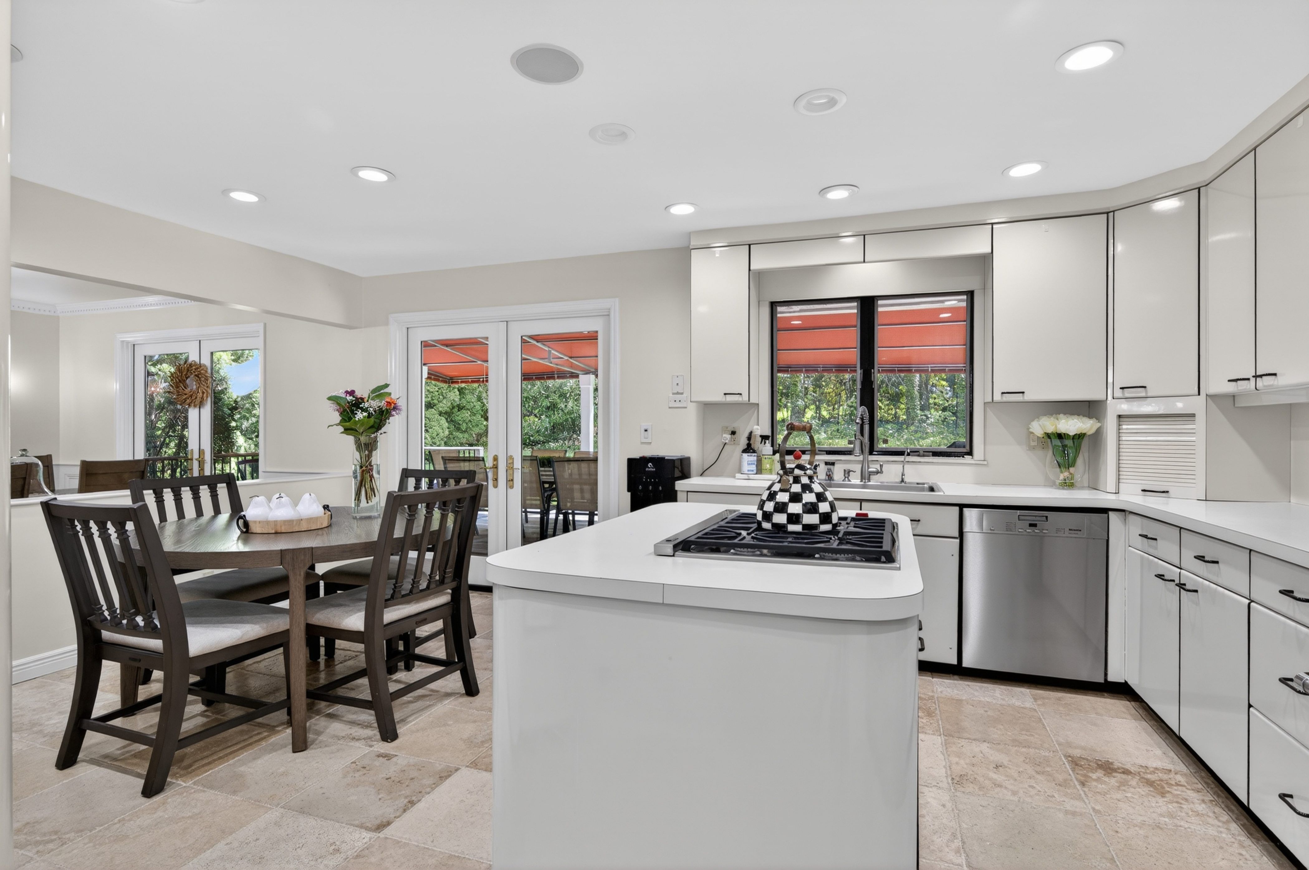  112 The Intervale, Roslyn Estates, NY 11576 - 物件實景