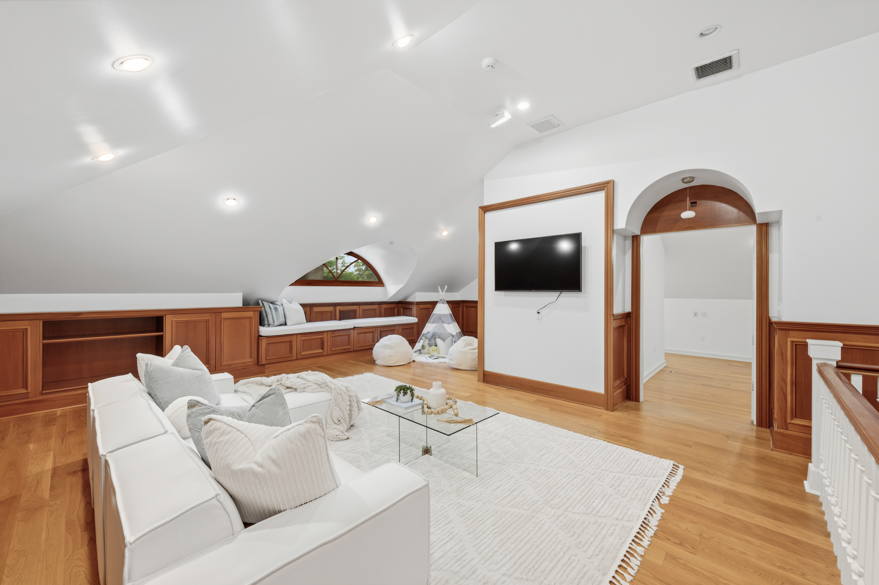  TURN-KEY ONE LEVEL LIVING - 物件實景