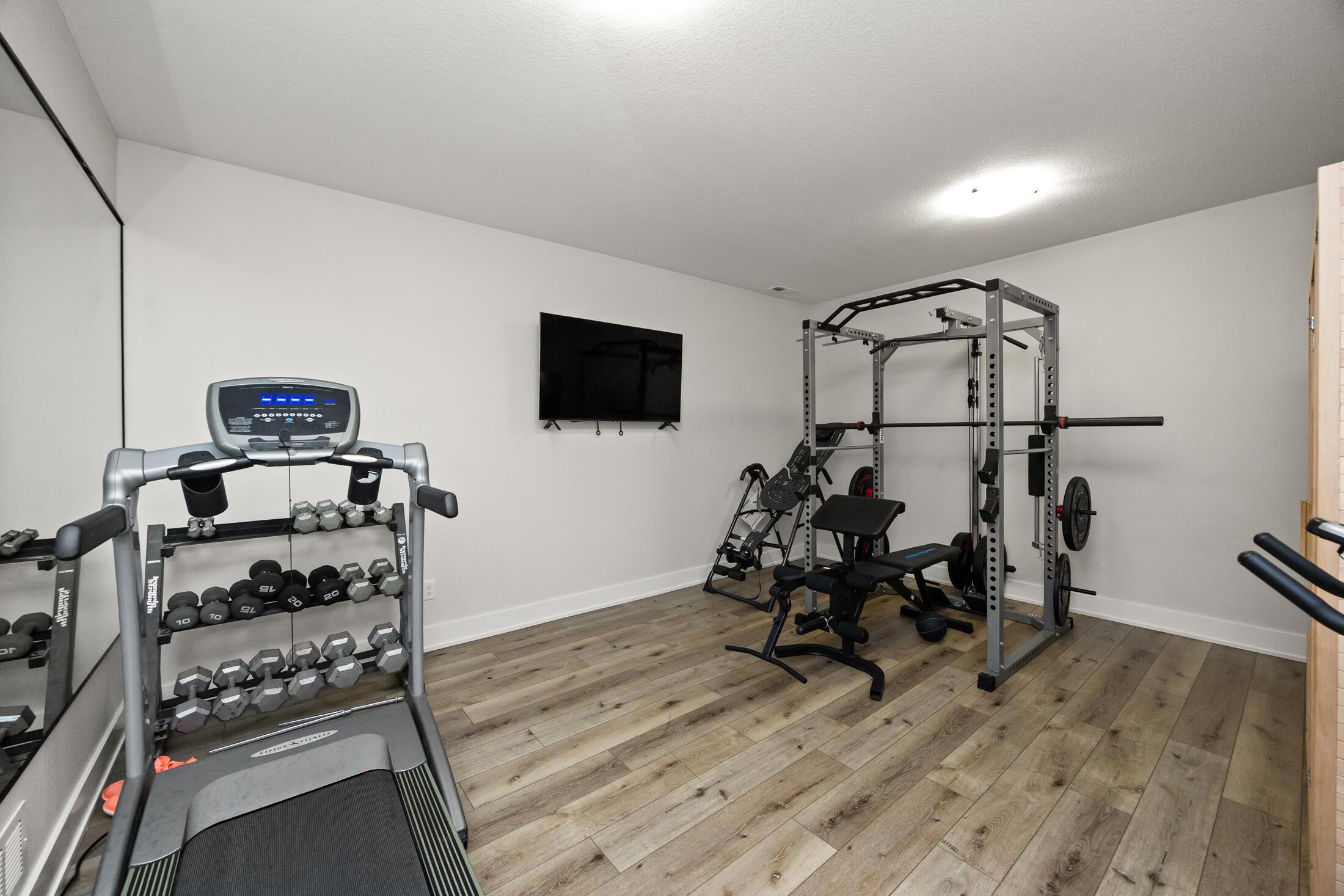 Madrid, Iowa, 50156, United States, 6 Bedrooms Bedrooms, ,5 BathroomsBathrooms,Residential,For Sale,2005083