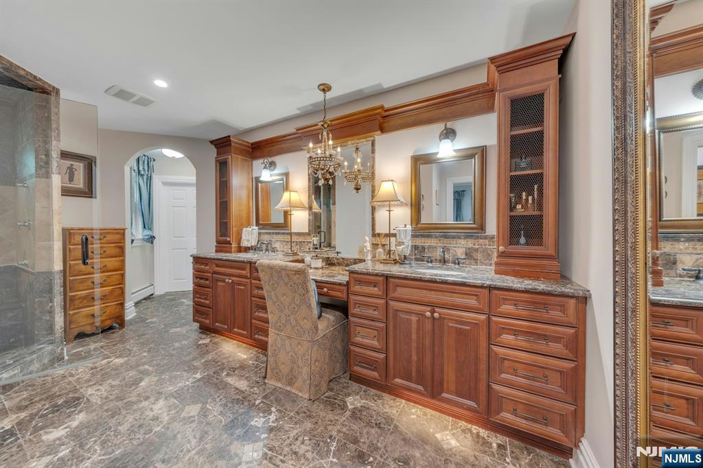 Ramsey, New Jersey, 07446, United States, 6 Bedrooms Bedrooms, ,5 BathroomsBathrooms,Residential,For Sale,1847263