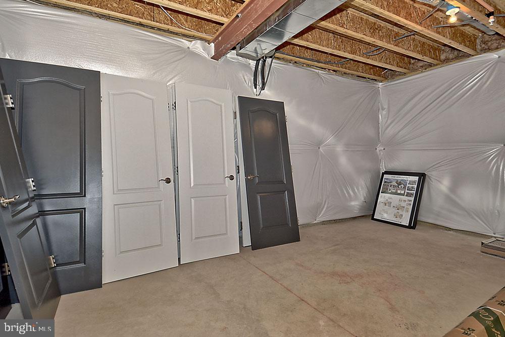 Clinton, Maryland, 20735, United States, 6 Bedrooms Bedrooms, ,6 BathroomsBathrooms,Residential,For Sale,1864170
