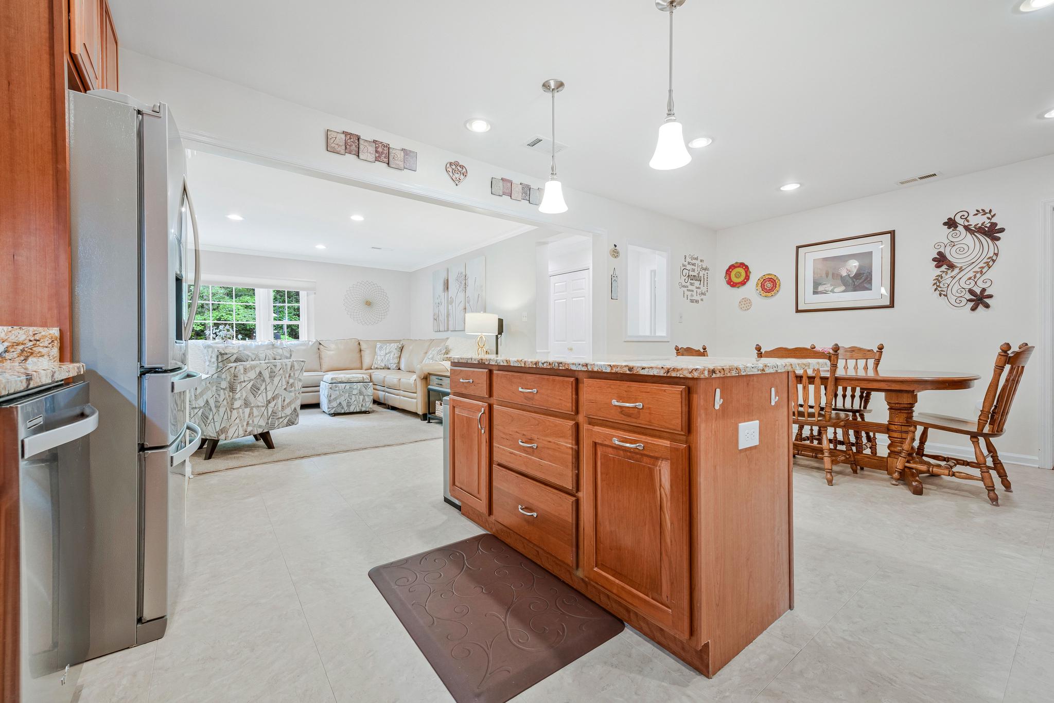 Bowie, Maryland, 20716, United States, 4 Bedrooms Bedrooms, ,2 BathroomsBathrooms,Residential,For Sale,2048193