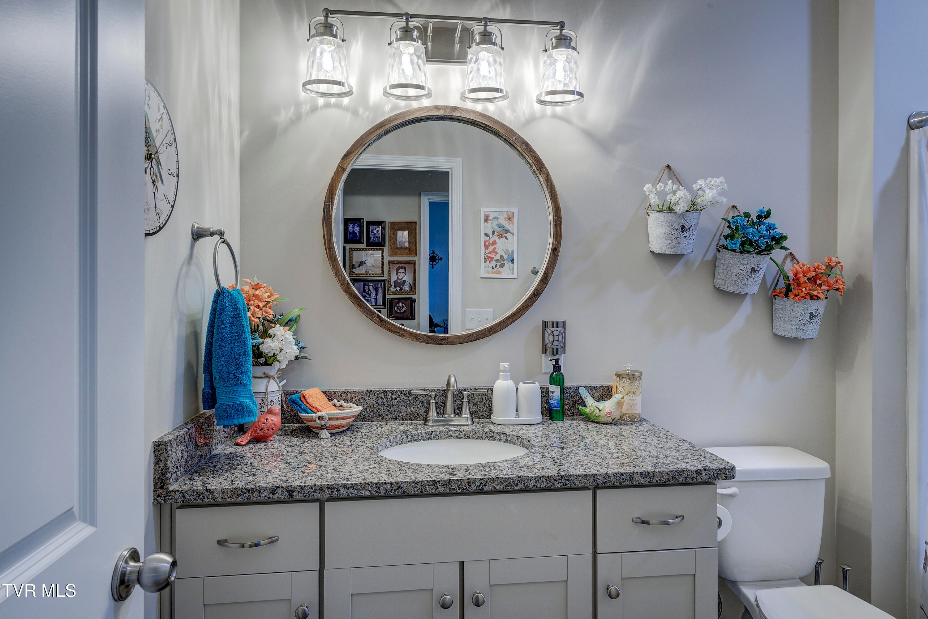 Elizabethton, Tennessee, 37643, United States, 3 Bedrooms Bedrooms, ,2 BathroomsBathrooms,Residential,For Sale,1925509