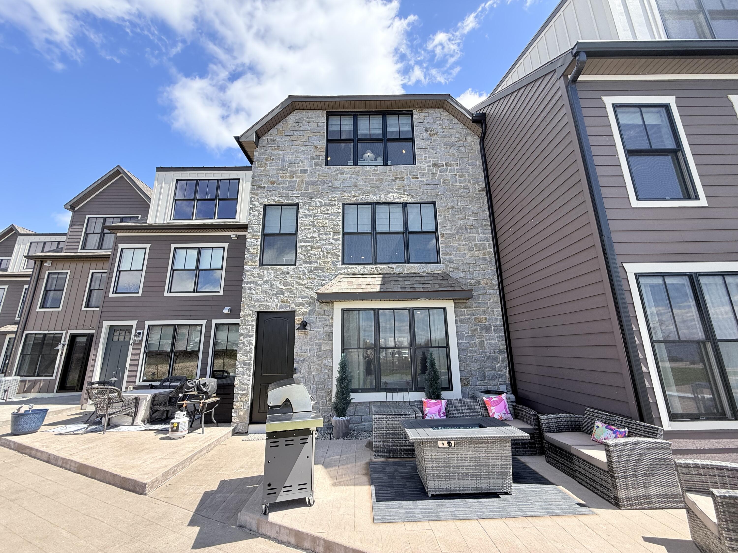 Plattsburgh, New York, 12901, United States, 2 Bedrooms Bedrooms, ,4 BathroomsBathrooms,Residential,For Sale,2048492