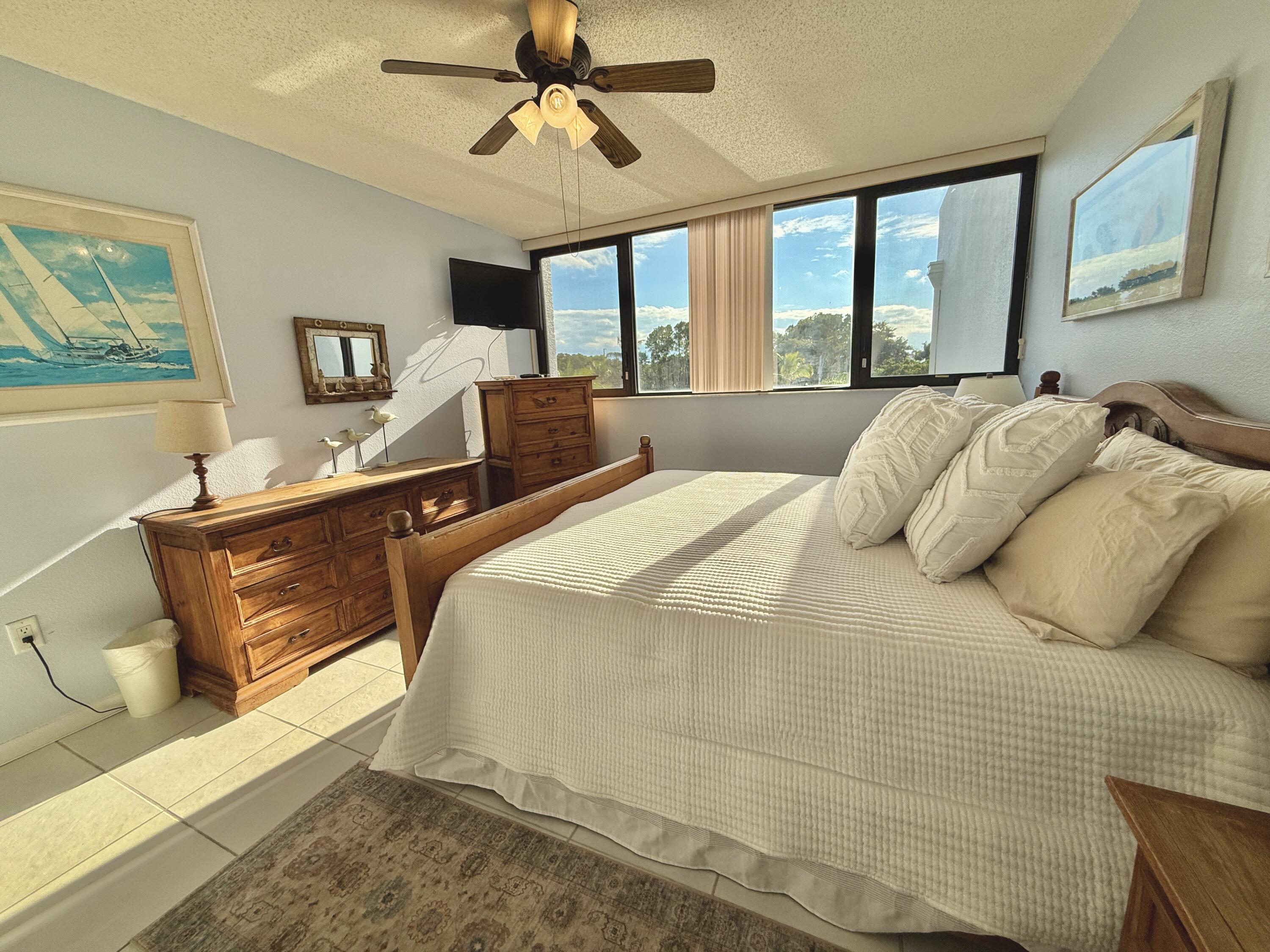 KEY LARGO, Florida, 33037, United States, 2 Bedrooms Bedrooms, ,2 BathroomsBathrooms,Residential,For Sale,1995585