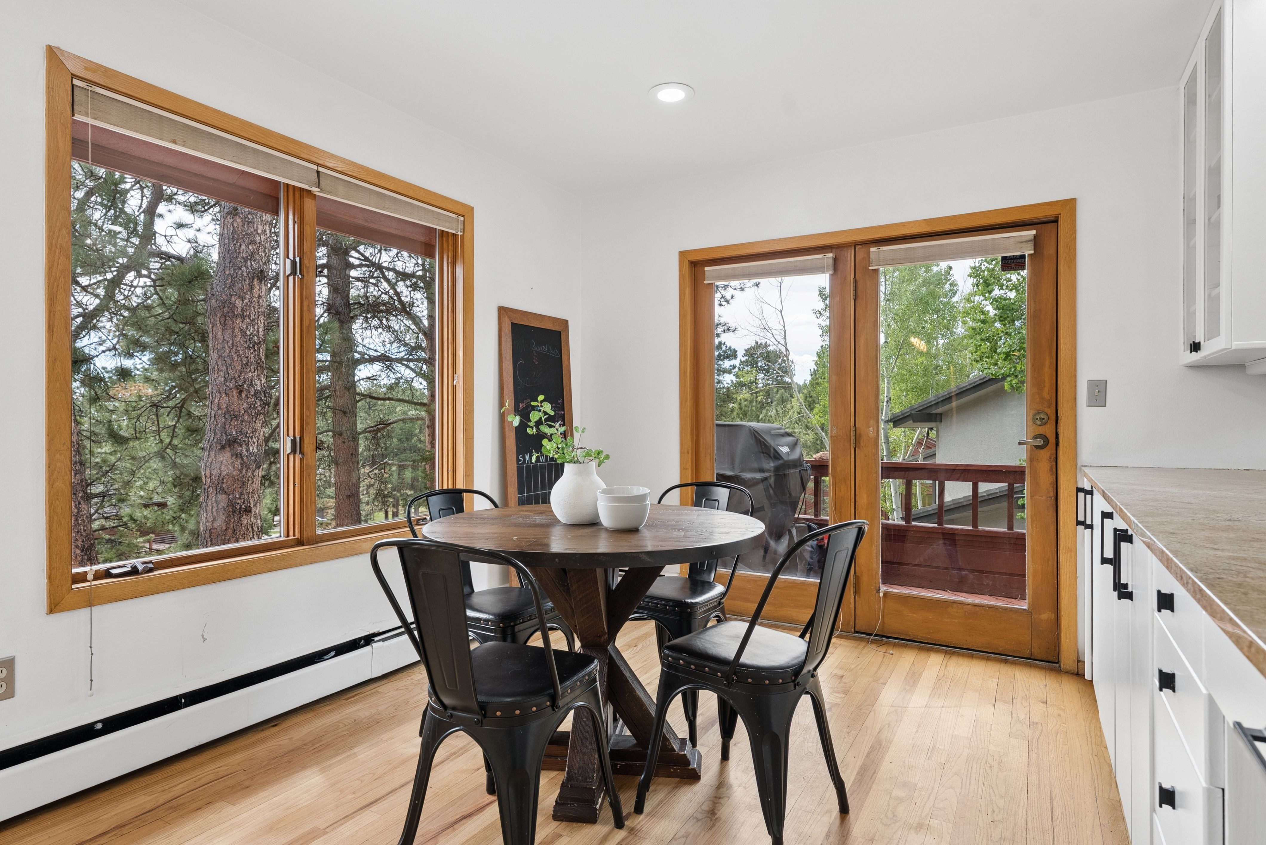  Beautiful Genesee Home With Over 4,500 Finished Sq Ft with Walk Out Basement - 物件實景