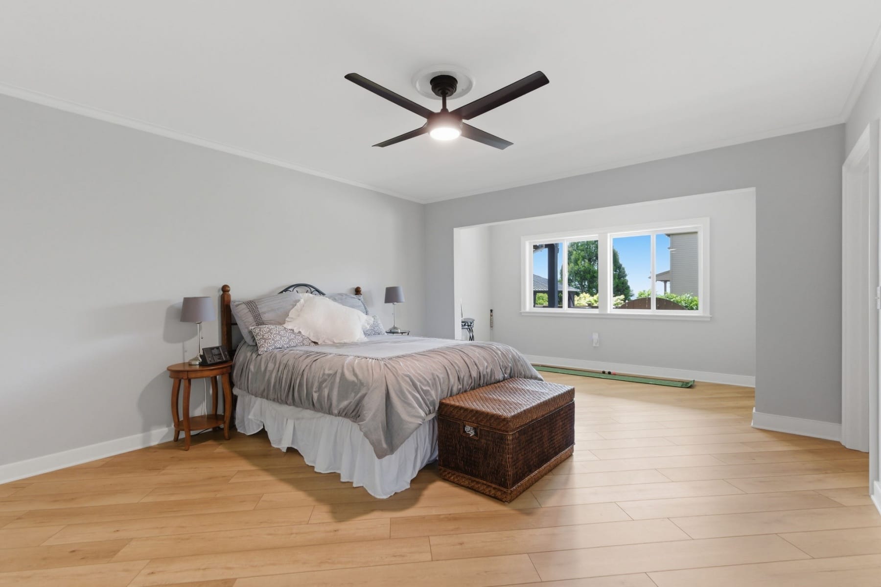  12048 SW CAFFALL LN Tigard, OR 97224 - 物件實景