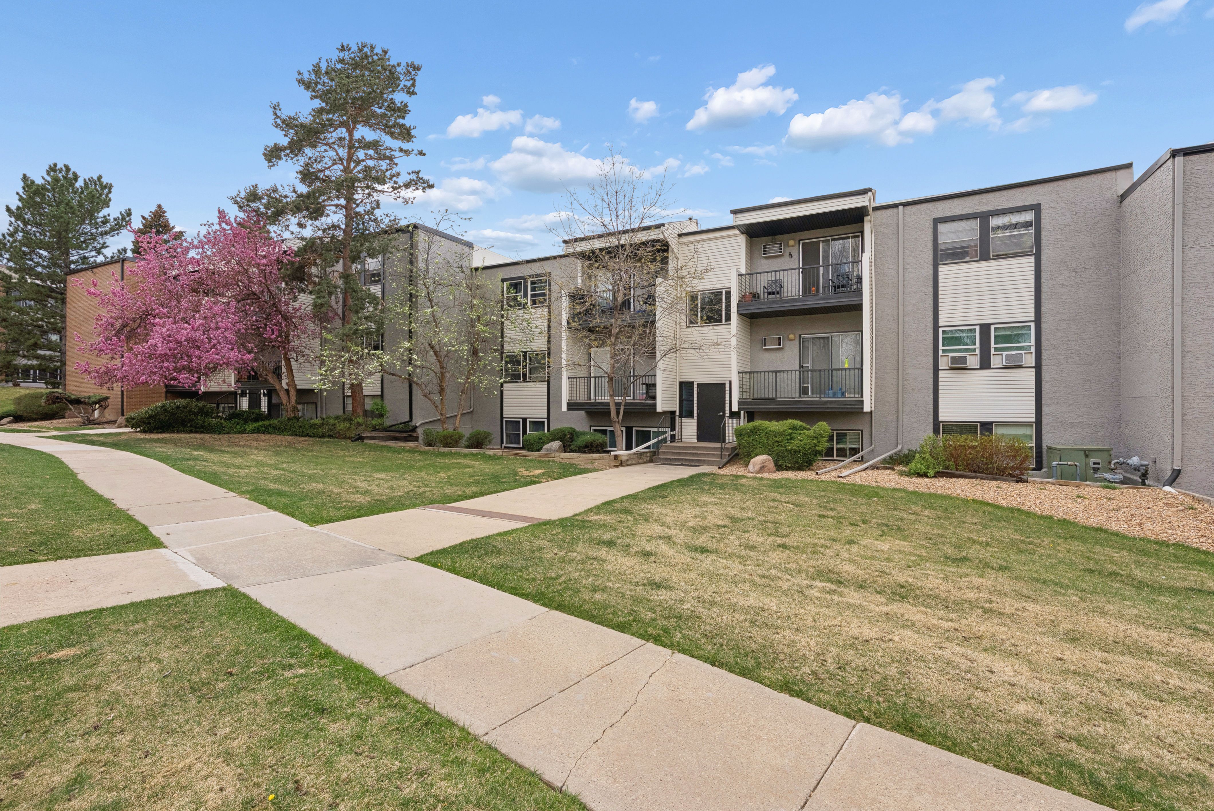  Move-In Ready Condo In Prime Golden Location - 物件實景