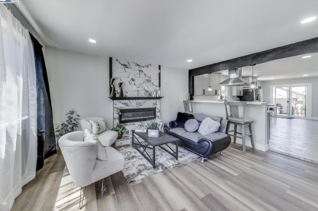 Martinez, California, 94553, United States, 4 Bedrooms Bedrooms, ,2 BathroomsBathrooms,Residential,For Sale,1985716