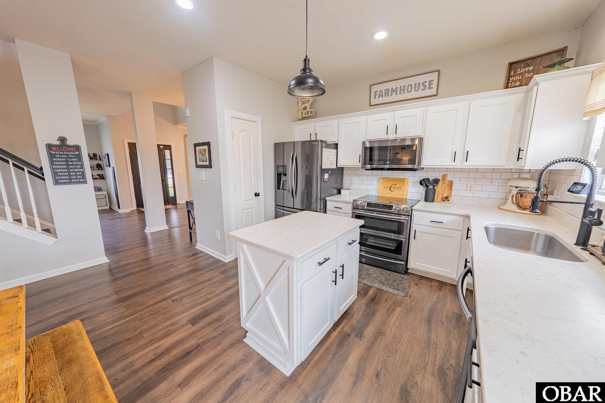 Moyock, North Carolina, 27958, United States, 6 Bedrooms Bedrooms, ,3 BathroomsBathrooms,Residential,For Sale,1997191