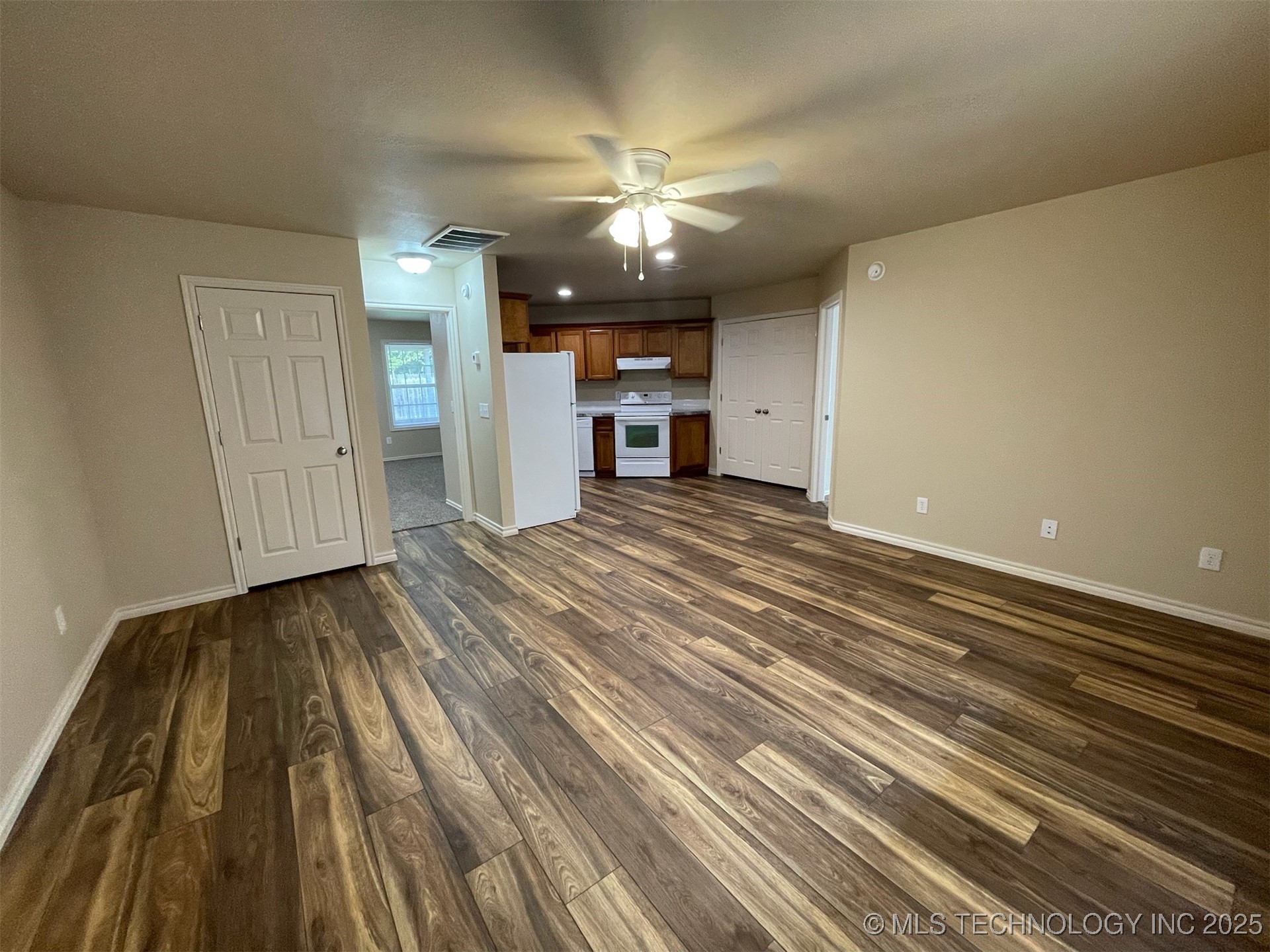 Tahlequah, Oklahoma, 74464, United States, 6 Bedrooms Bedrooms, ,8 BathroomsBathrooms,Residential,For Sale,1932775