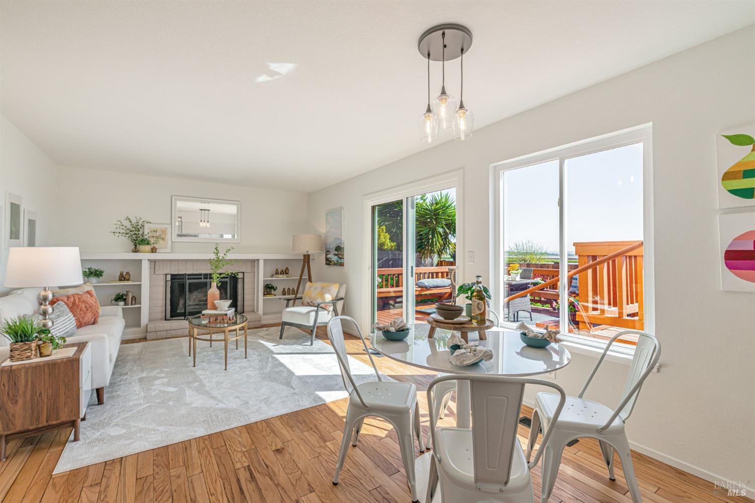 Vallejo, California, 94589, United States, 4 Bedrooms Bedrooms, ,3 BathroomsBathrooms,Residential,For Sale,1934272