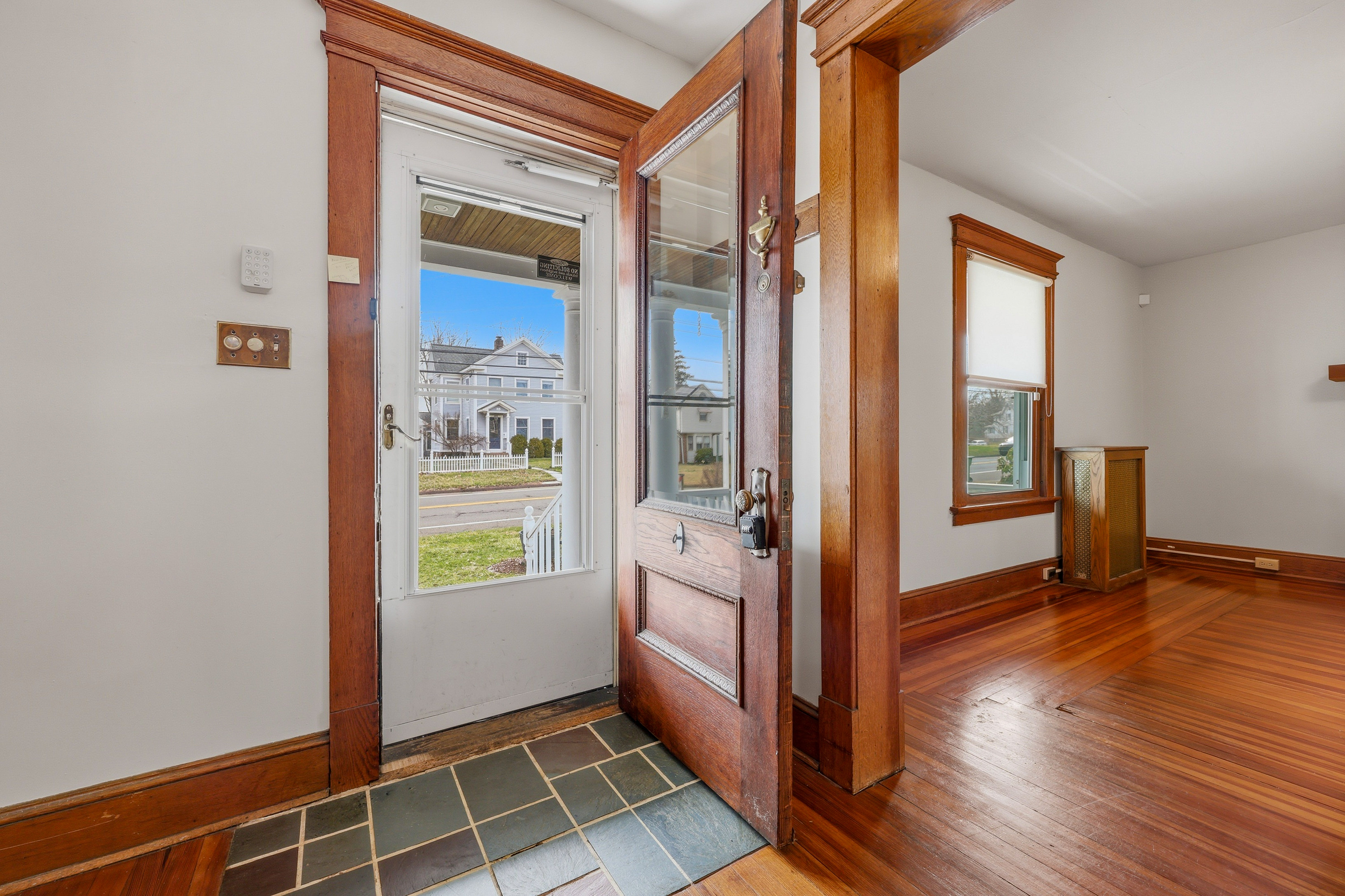  A Classic 1913 Colonial Set in the South Farms Area - 物件實景