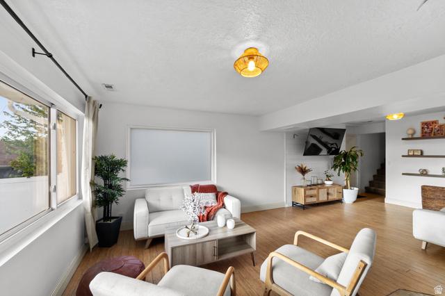 Bountiful, Utah, 84010, United States, 4 Bedrooms Bedrooms, ,2 BathroomsBathrooms,Residential,For Sale,2048007