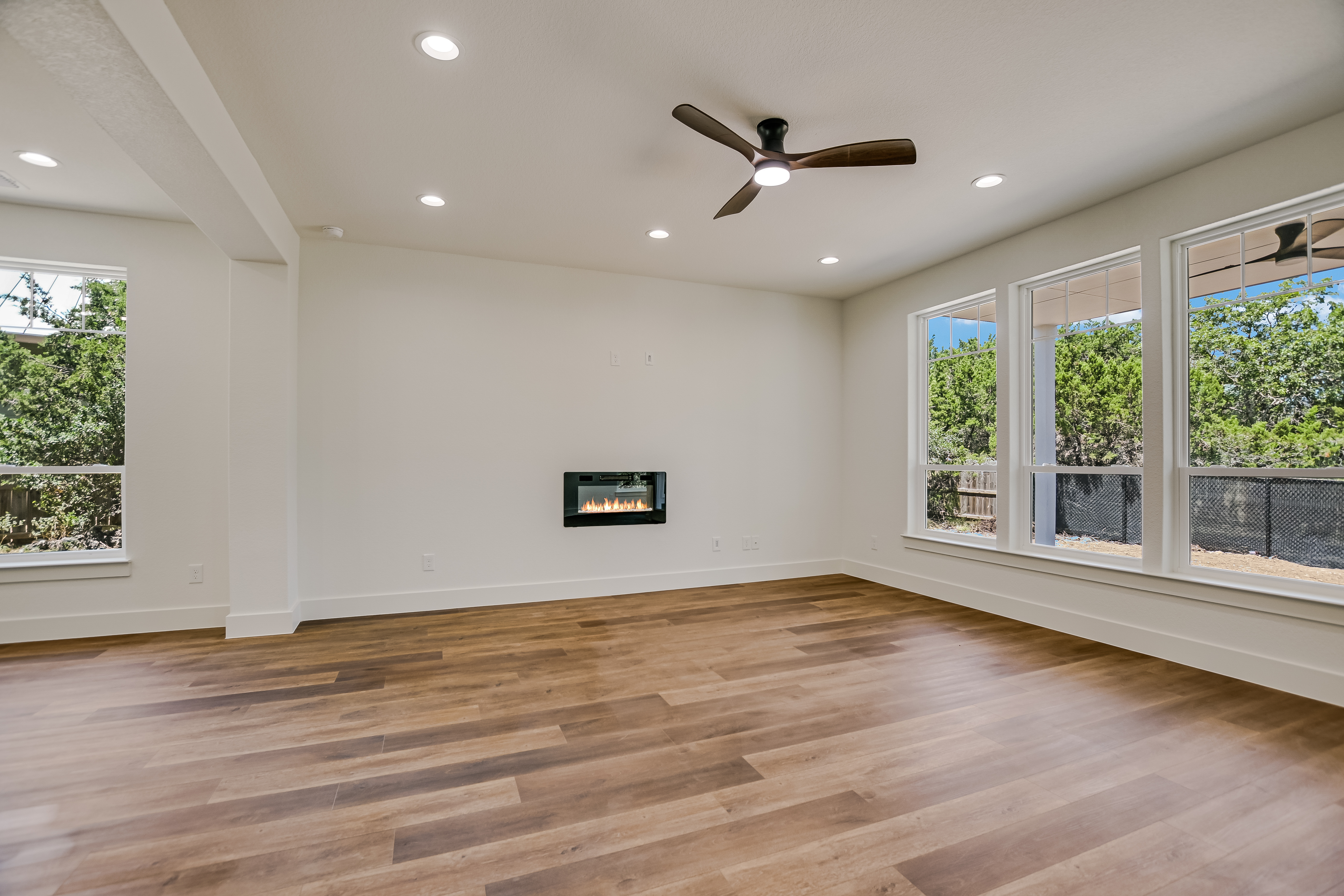  Exquisite New Construction in the Serene Woodcreek of Wimberley - 物件實景