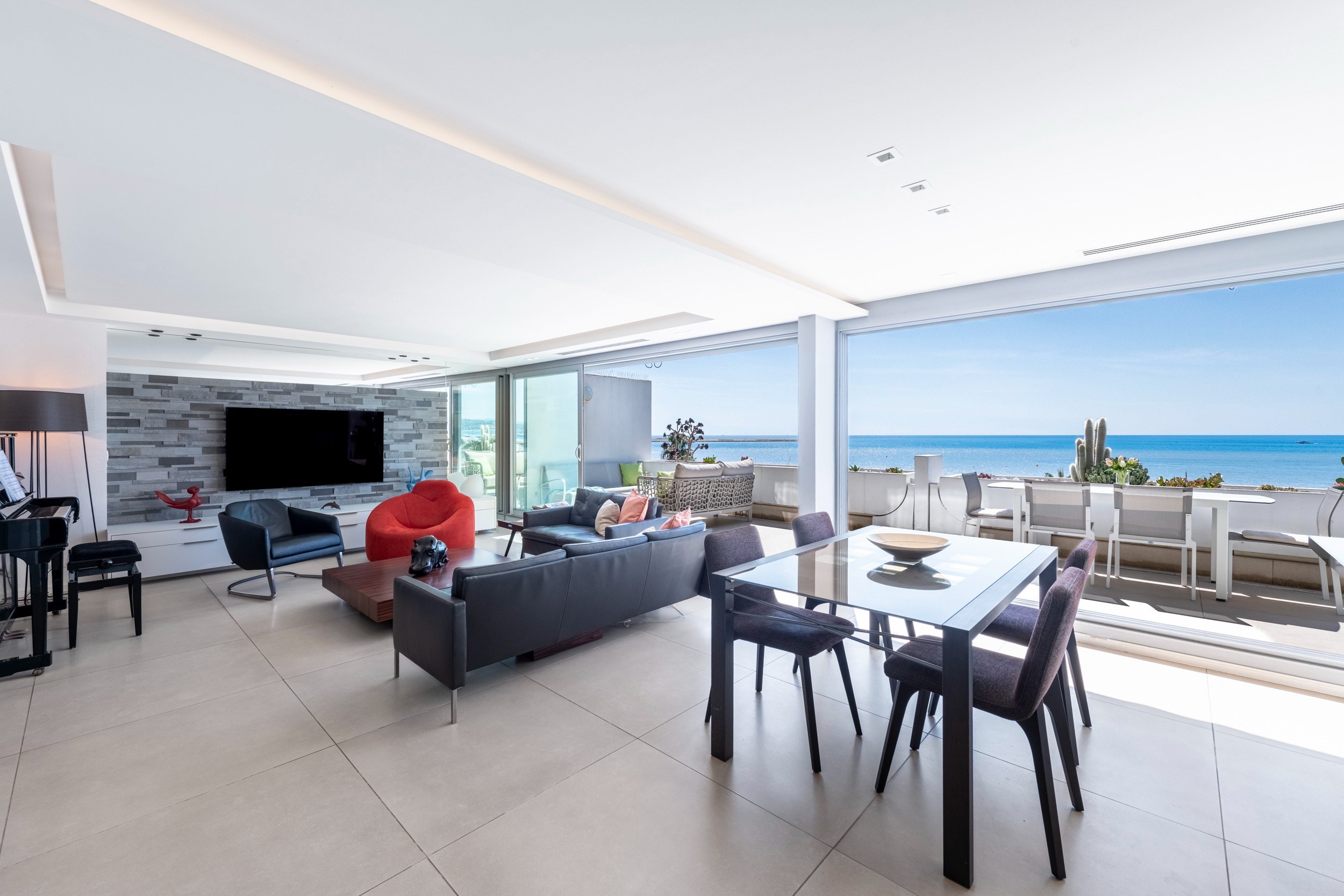  Saint Laurent du Var, 88 sqm two bedroom penthouse with 115 sqm of terraces and… - 物件實景