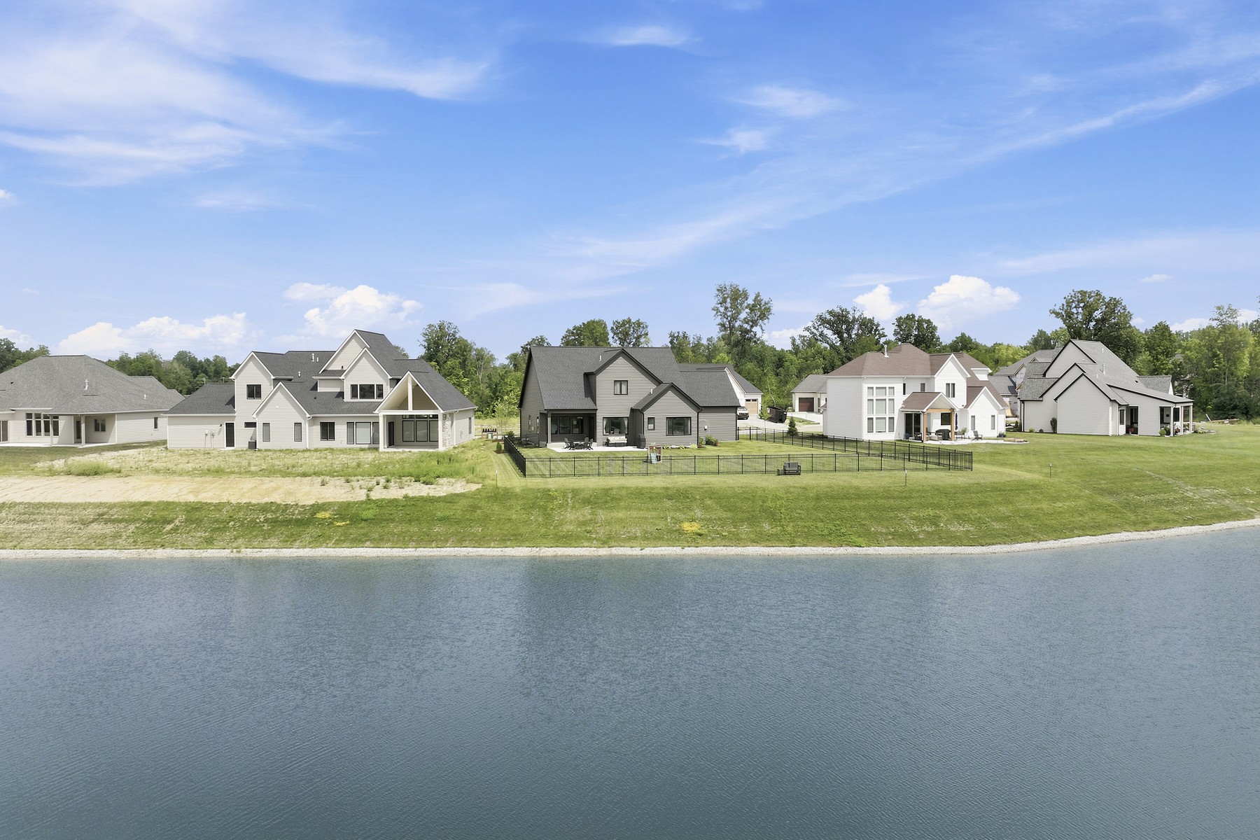  Better Than New Two Story Home in Desirable Fort Wayne Community - 物件實景
