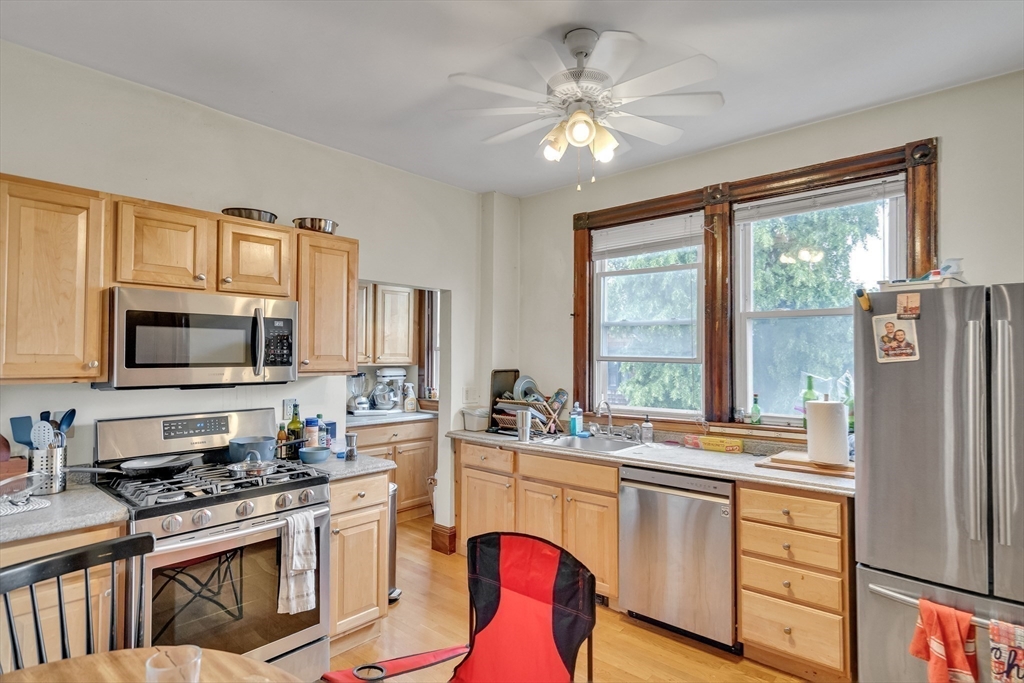 Cambridge, Massachusetts, 02139, United States, 22 Bedrooms Bedrooms, ,9 BathroomsBathrooms,Residential,For Sale,1903632