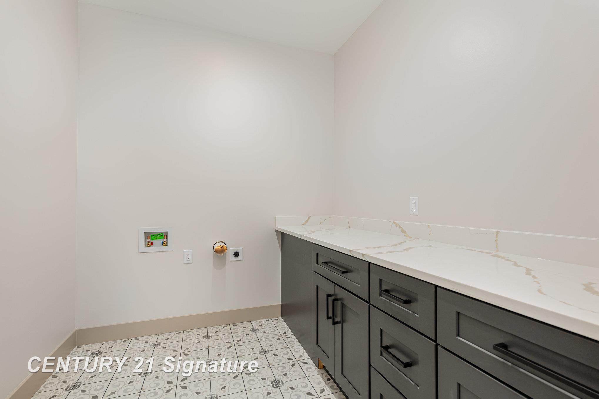 Freeland, Michigan, 48623, United States, 3 Bedrooms Bedrooms, ,3 BathroomsBathrooms,Residential,For Sale,1983558