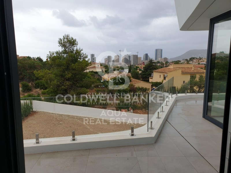Alicante, Calpe / Calp, Calpe Pueblo Alicante, Cal, Calpe / Calp, Comunidad Valenciana, 03710, ES, 5 Bedrooms Bedrooms, ,5 BathroomsBathrooms,Residential,For Sale,Alicante, Calpe / Calp, Calpe Pueblo Alicante, Cal,1621624