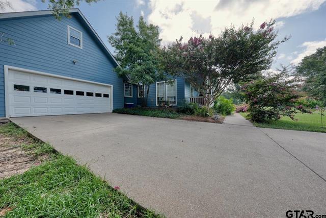 Lindale, Texas, 75771, United States, 4 Bedrooms Bedrooms, ,3 BathroomsBathrooms,Residential,For Sale,1937057