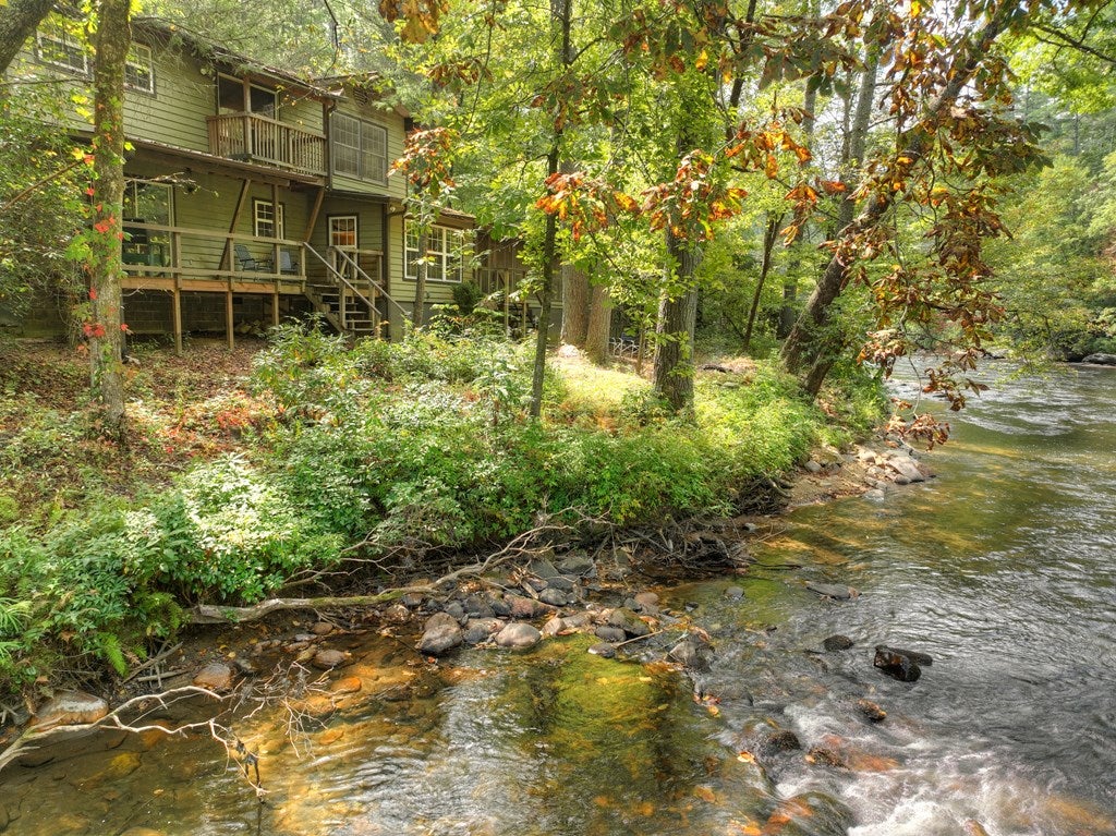 Blue Ridge, Georgia, 30513, United States, 4 Bedrooms Bedrooms, ,4 BathroomsBathrooms,Residential,For Sale,1859104