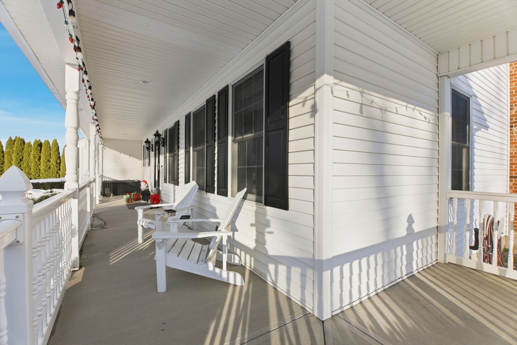 Southwick, Massachusetts, 01077, United States, 4 Bedrooms Bedrooms, ,3 BathroomsBathrooms,Residential,For Sale,2002928